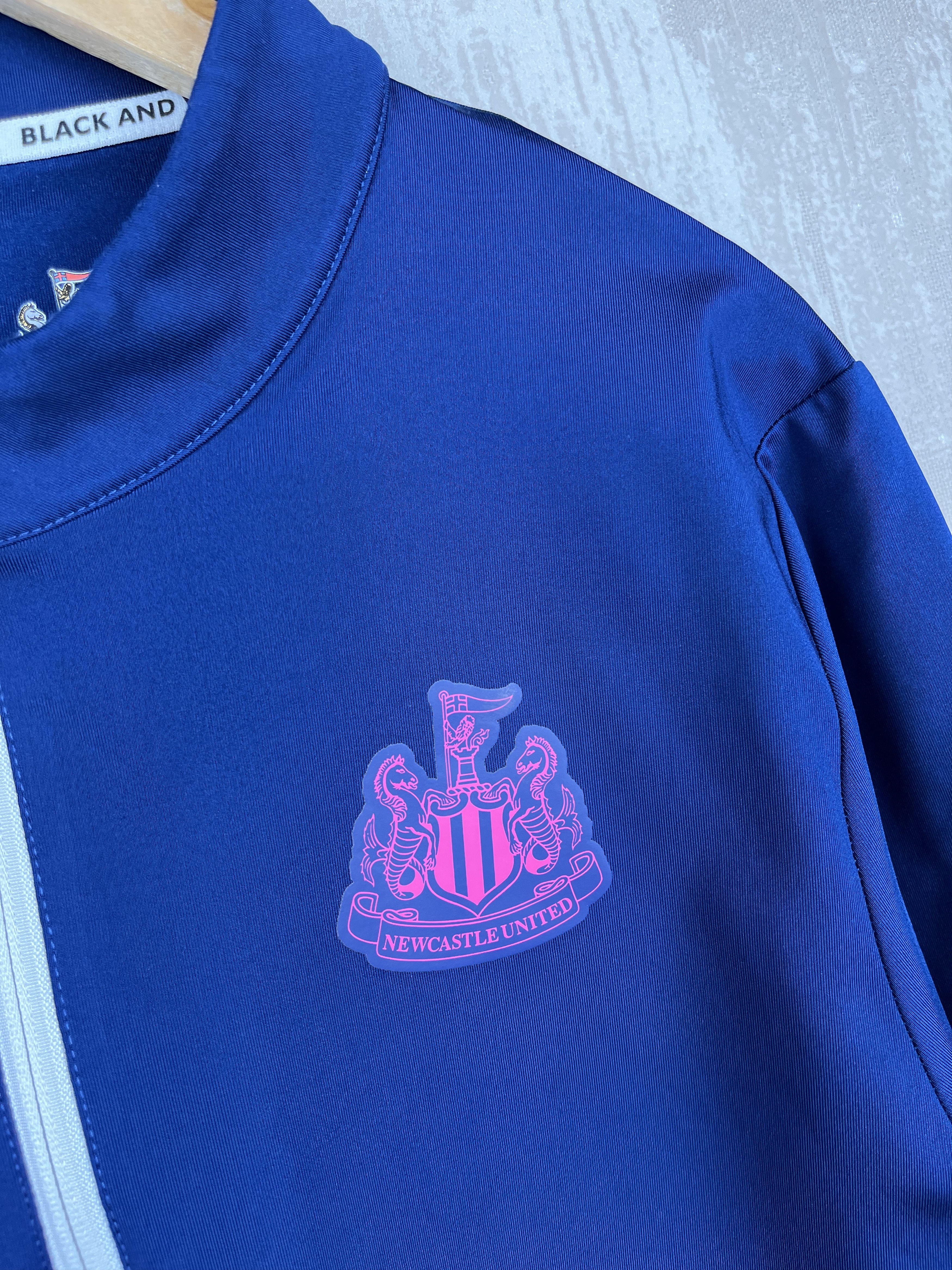 Other Castore Newcastle United Soccer 1/4 Zip Training Pullover Size US XL / EU 56 / 4 - 6 Thumbnail