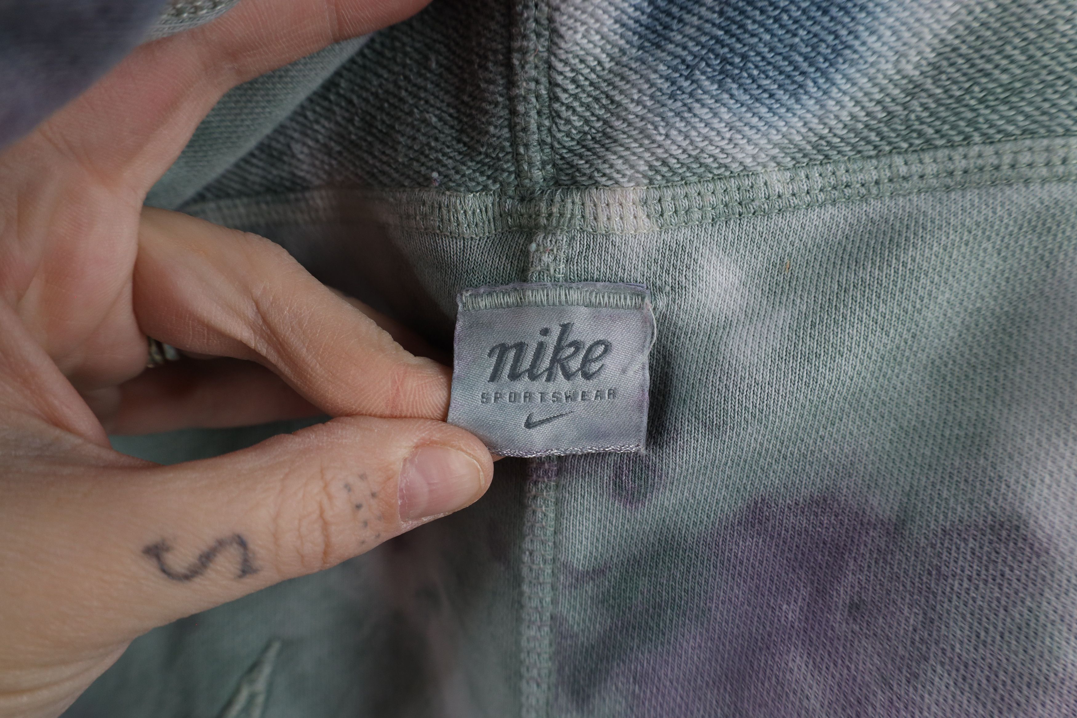 Nike × Vintage Nike Sportswear Club Terry Acid Wash Hoodie Sweatshirt Size US S / EU 44-46 / 1 - 12 Thumbnail
