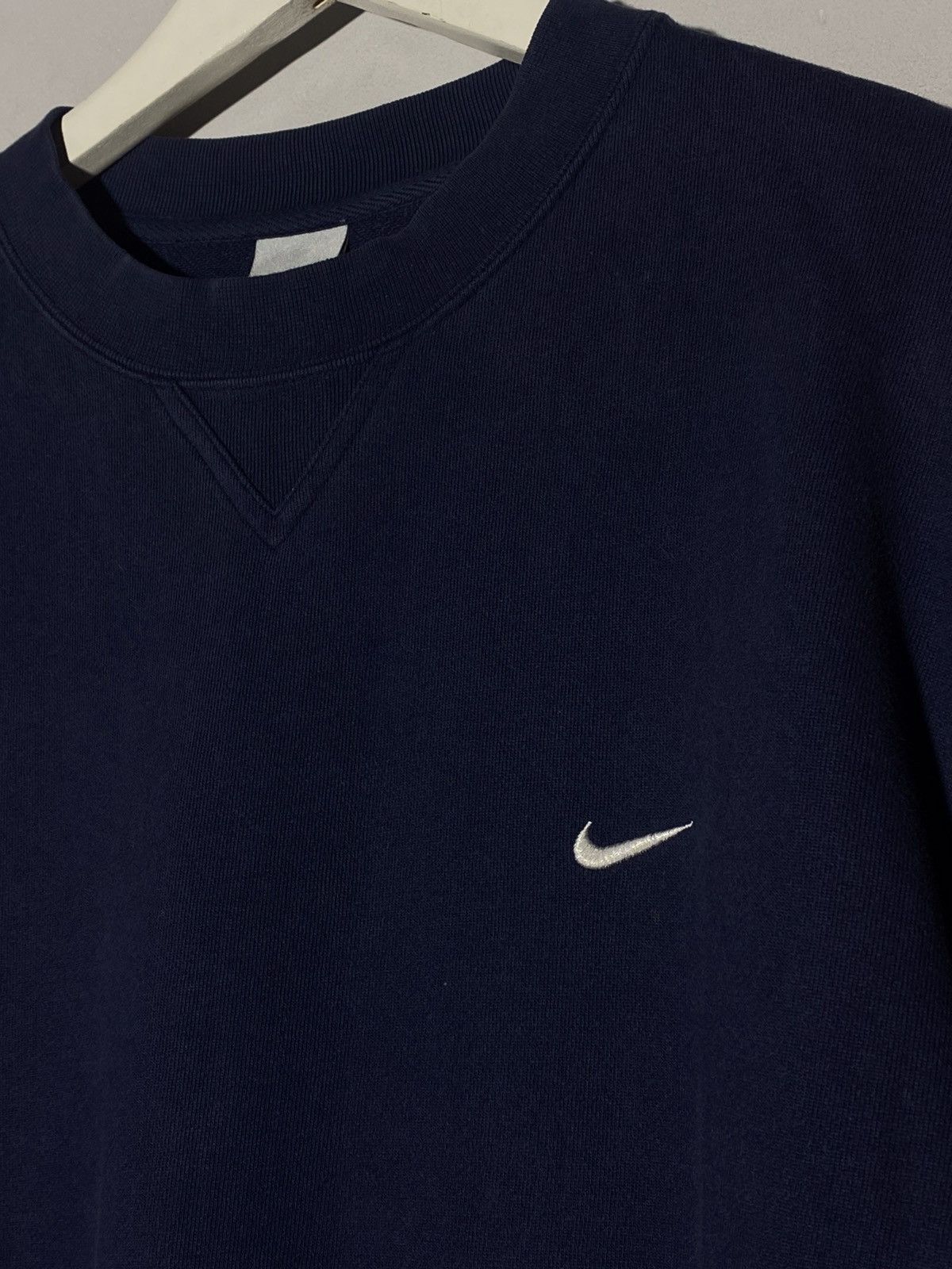 Nike 🔥 Vintage Nike Y2k Swoosh Logo Boxy Sweatshirt Navy Blue Size US M / EU 48-50 / 2 - 4 Thumbnail