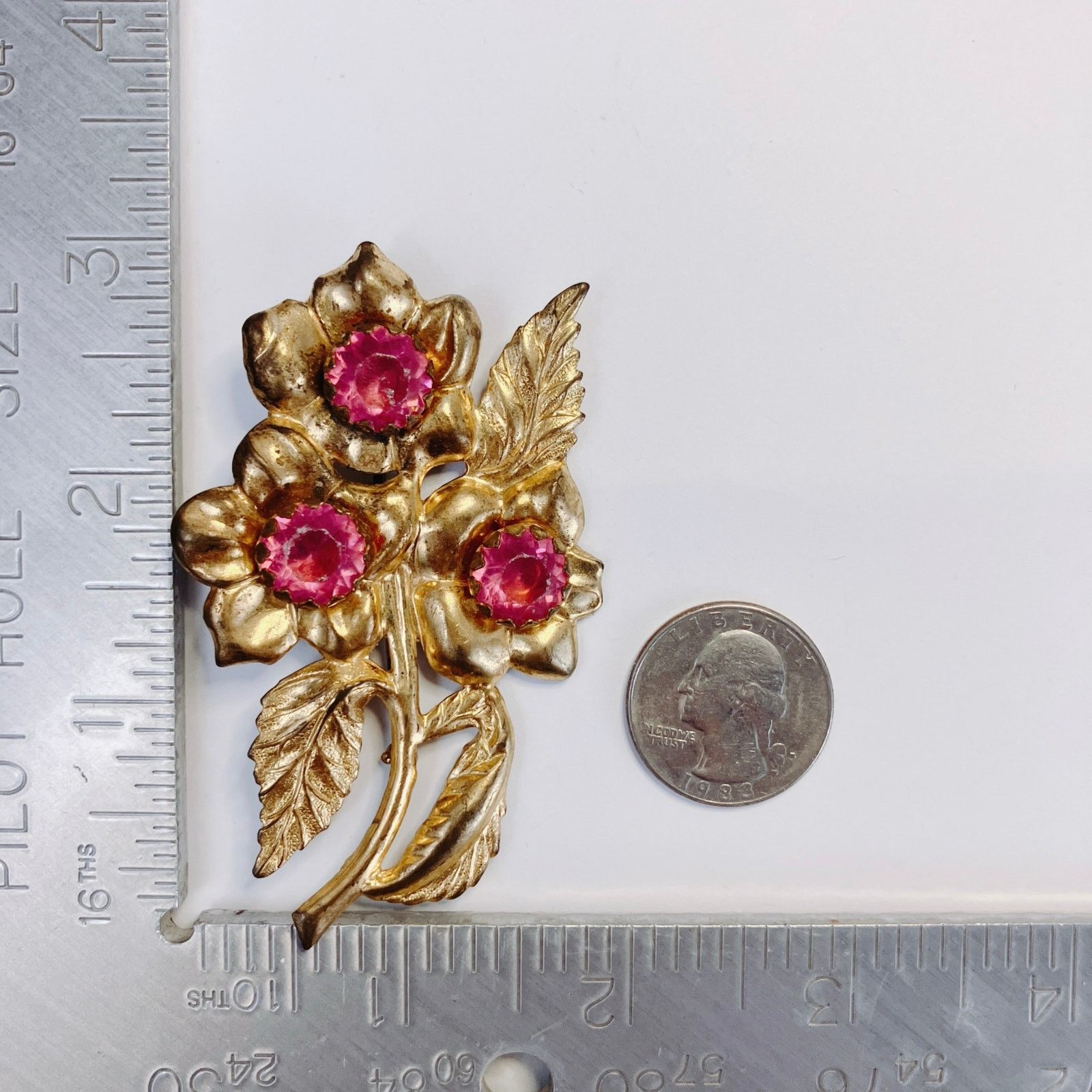 Vintage Big Vintage 1940s Gold Tone Pink Rhinestone Floral Brooch Size ONE SIZE - 7 Thumbnail