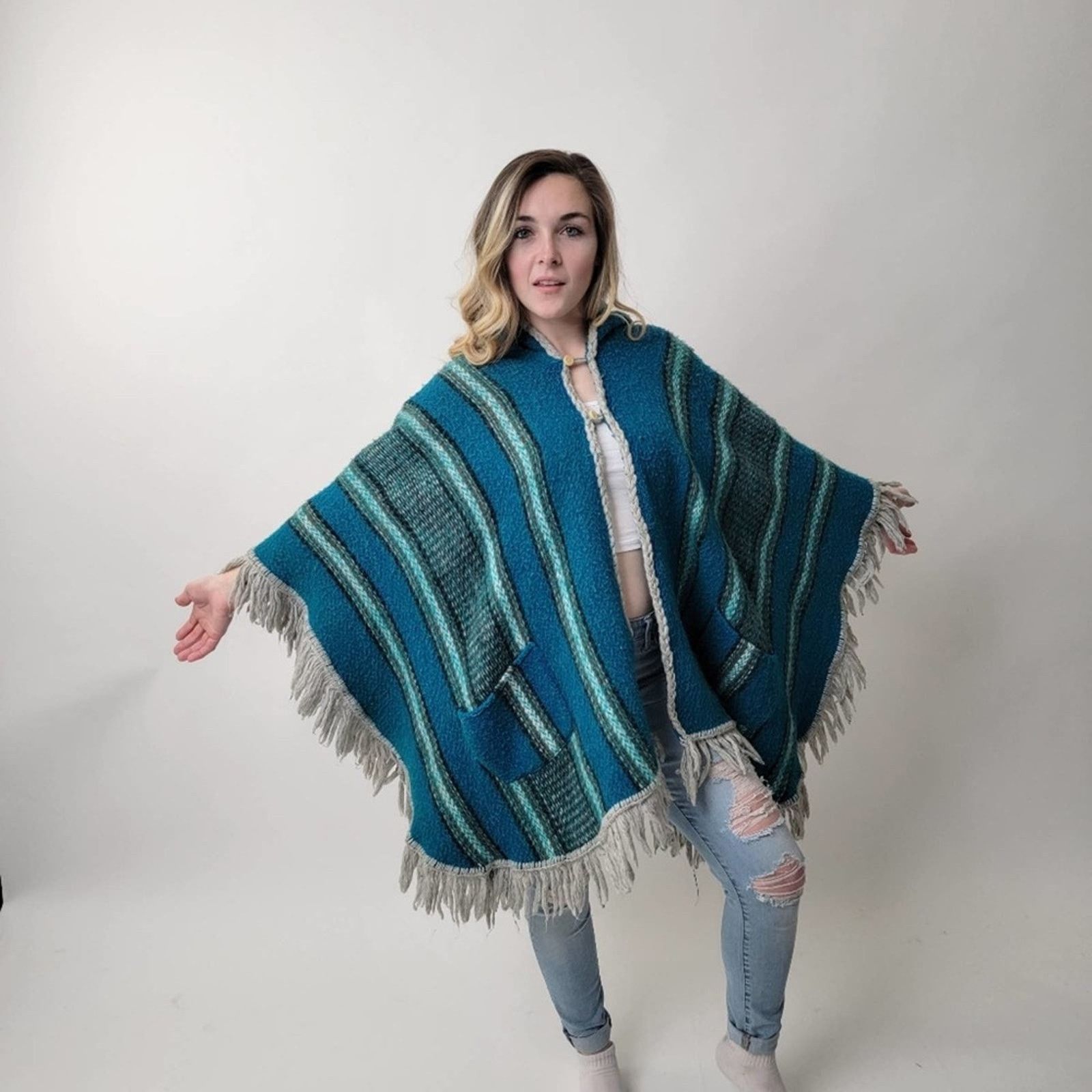 Vintage One of a Kind 70's Mod Knit Fringe Poncho Shrug Size ONE SIZE - 7 Thumbnail