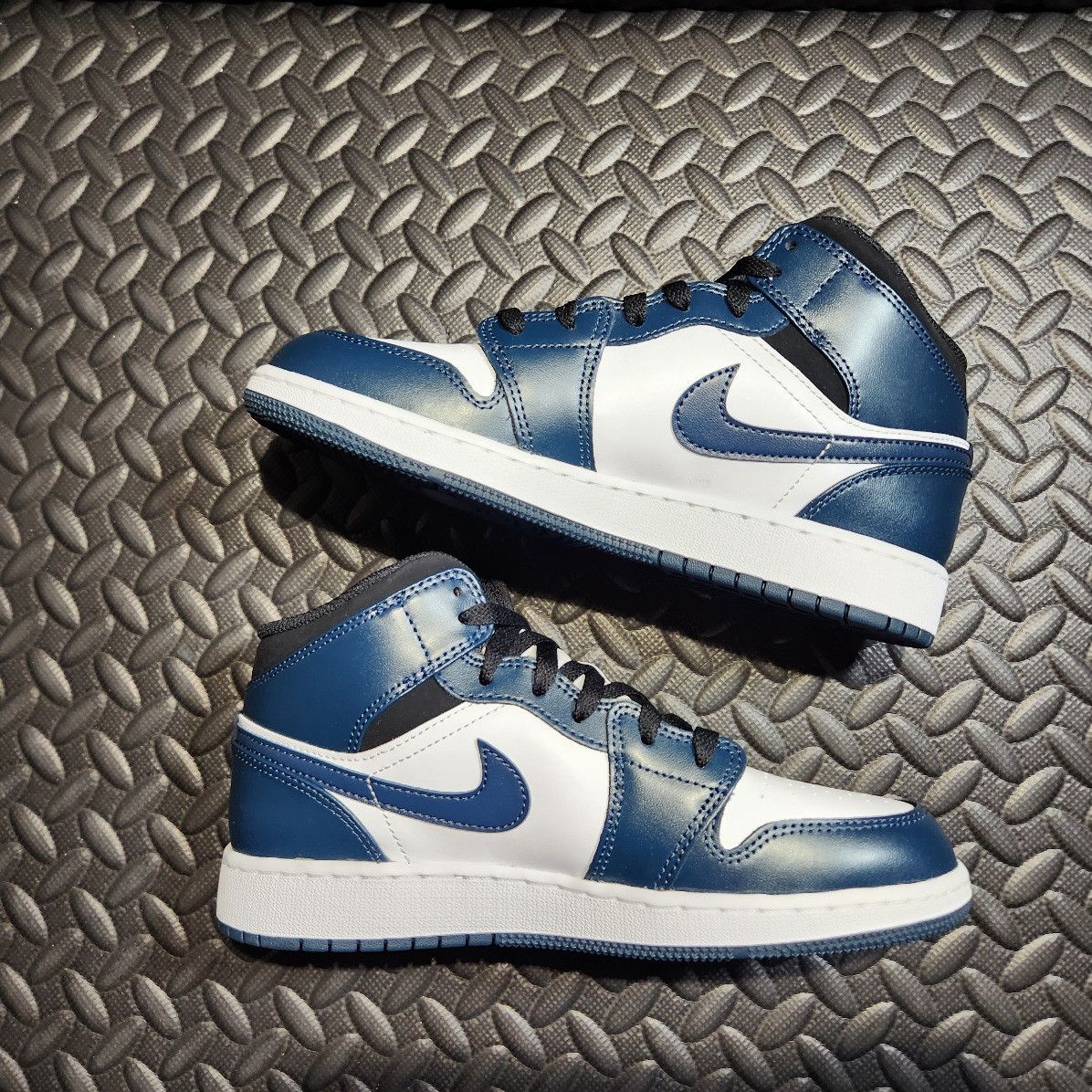 image of Air Jordan 1 Mid Gs Armory Navy Size 6Y Shoes in Armory Navy/White/Black, Men's
