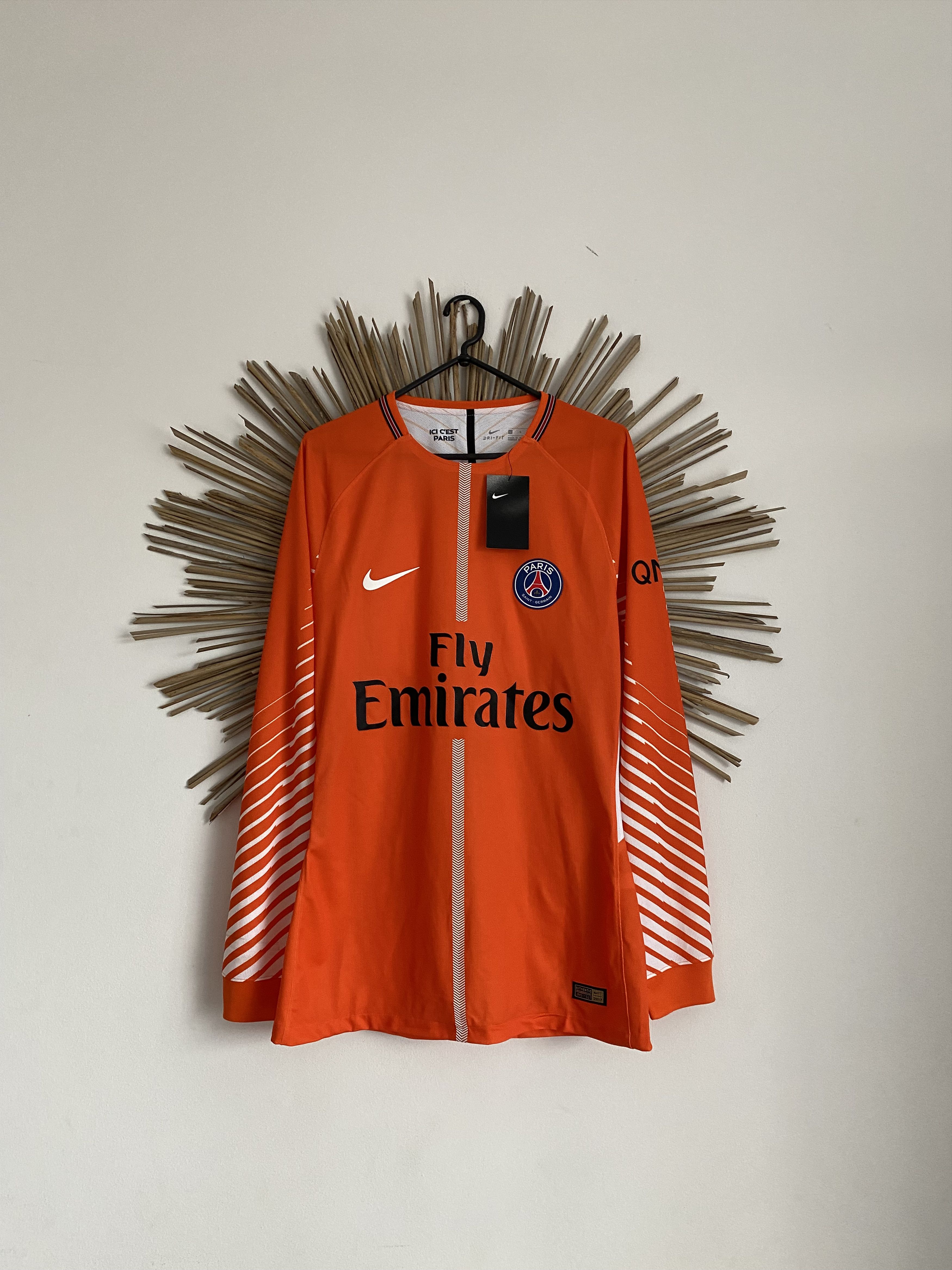 Nike PSG 2017 2018 match issue matchworn nike GK soccer jersey Size US L / EU 52-54 / 3 - 2 Thumbnail