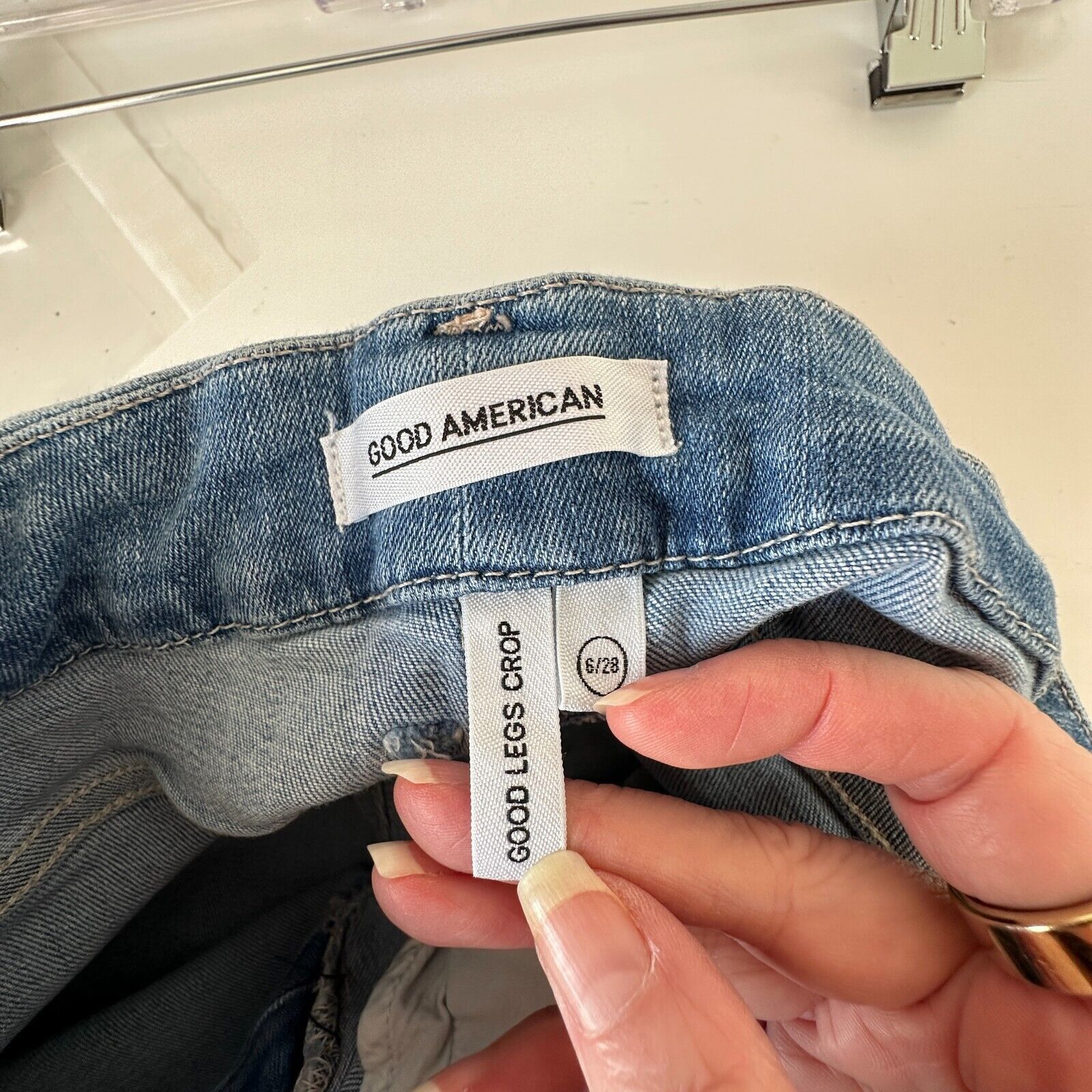 Good American Good American Blue Good Legs Cropp Mid-Rise Booty Shaping 28 Size 28" / US 6 / IT 42 - 10 Thumbnail