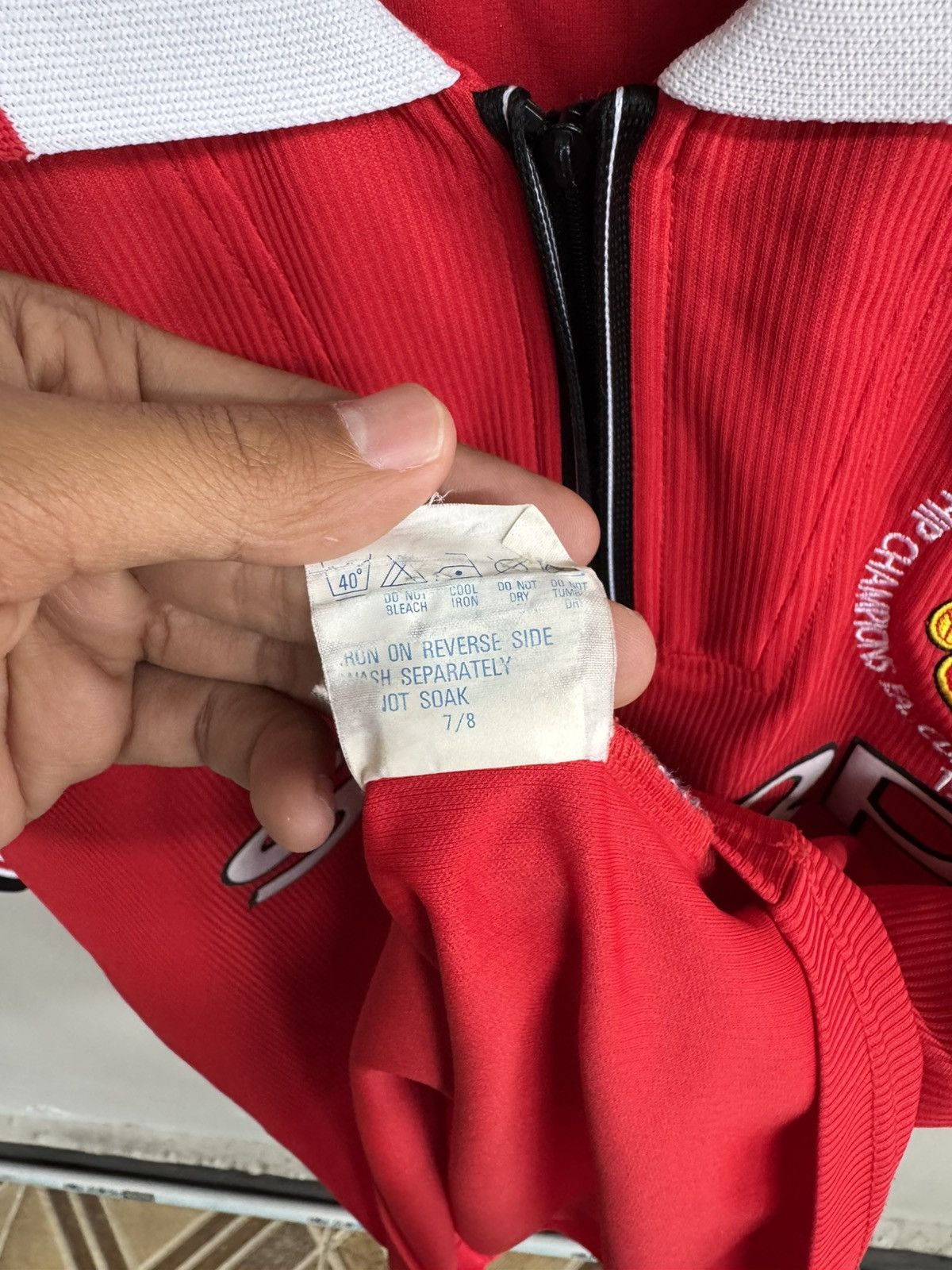 Umbro MANCHESTER UNITED 1998/1999 TREBLE WINNER SEASON HOME JERSEY Size US S / EU 44-46 / 1 - 14 Thumbnail