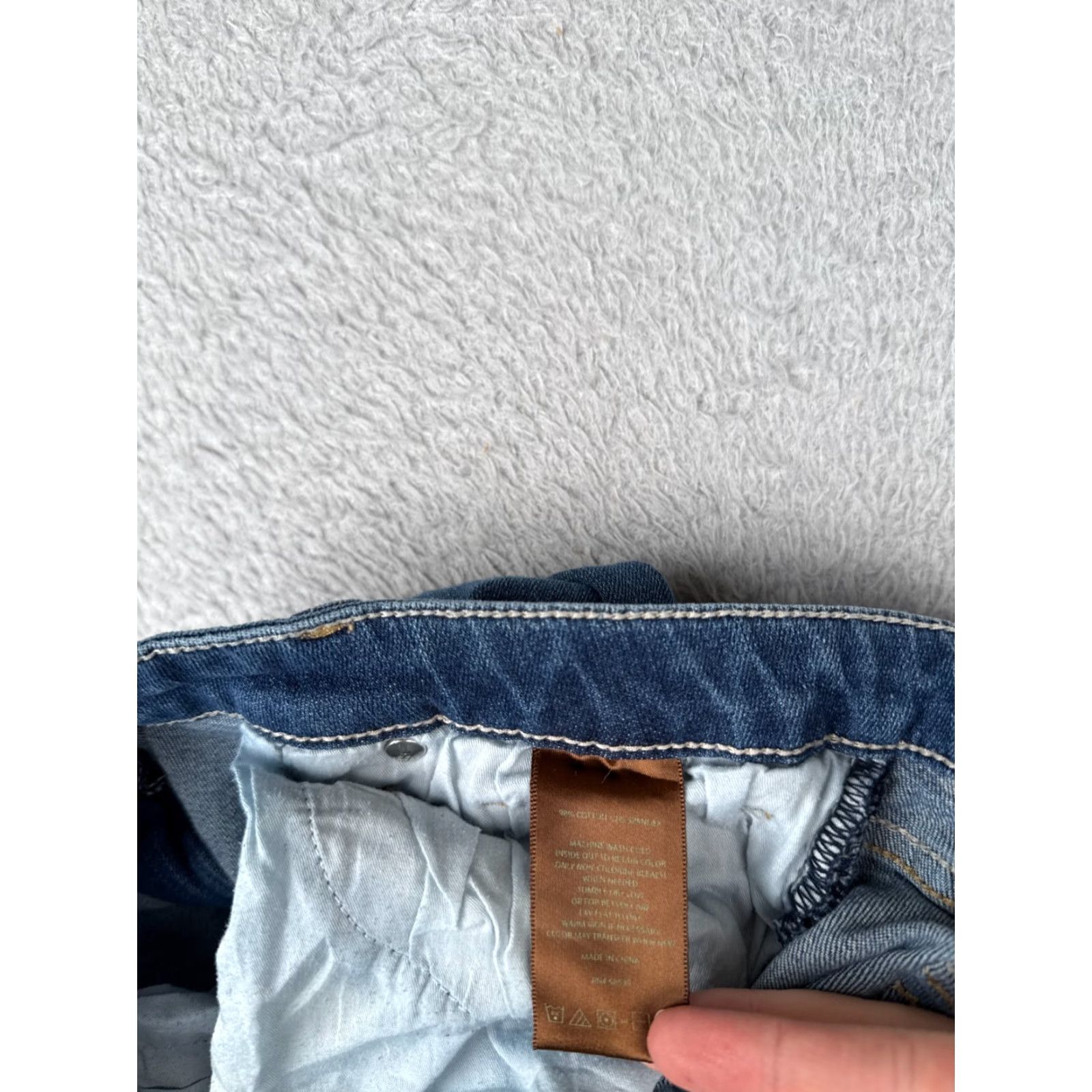 Vintage KUT from the Kloth Jeans Womens 10 Blue Denim Natalie Crop Distressed Mid 31x18 Zip Cropped Regular 5-Pocket Style Modern Classic Size 32" / US 10 / IT 46 - 7 Thumbnail