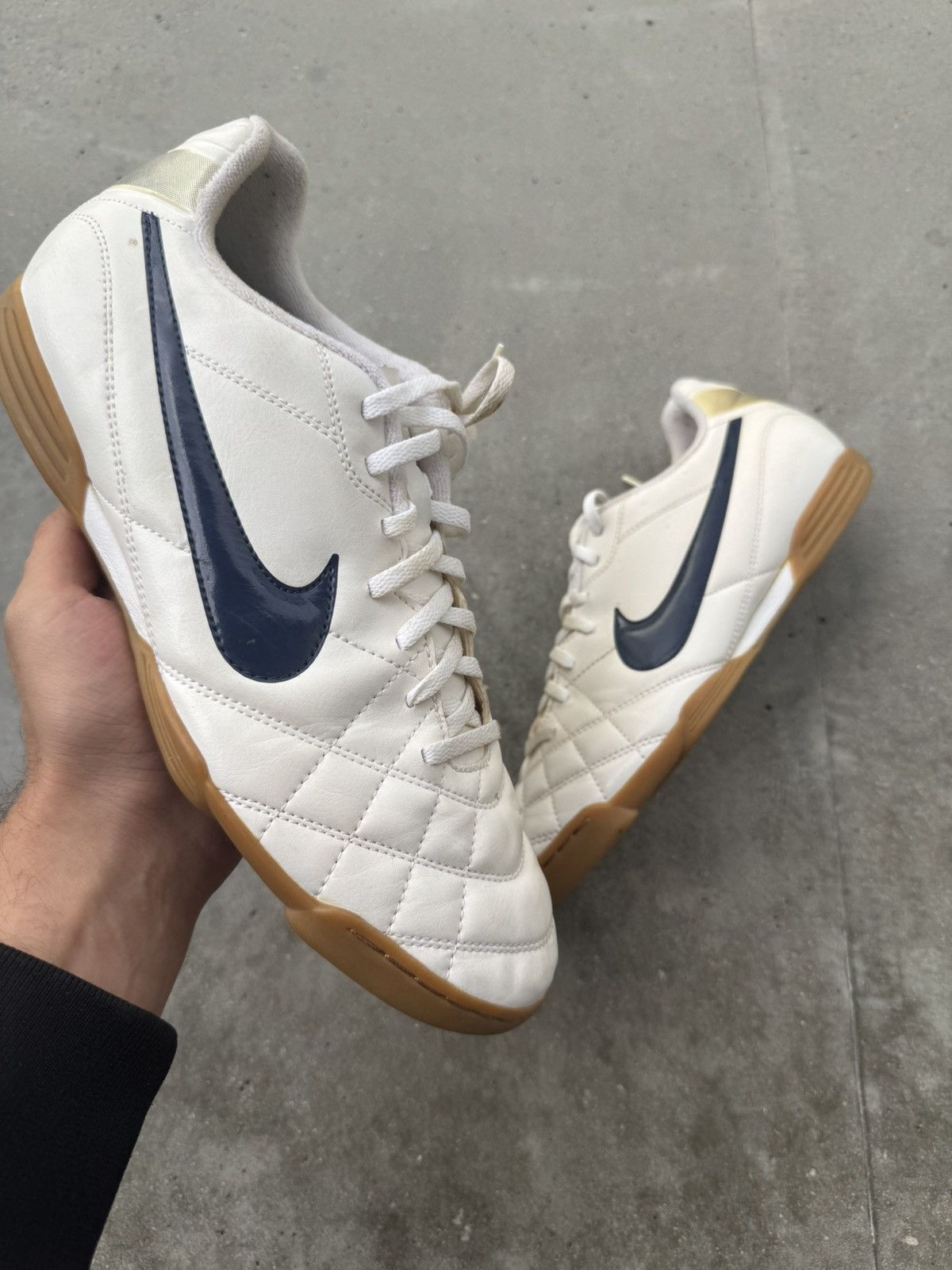 Nike Vintage Nike Tiempo 2012 in Mint Condition Streetwear soccer Size US 11.5 / EU 44-45 - 2 Thumbnail