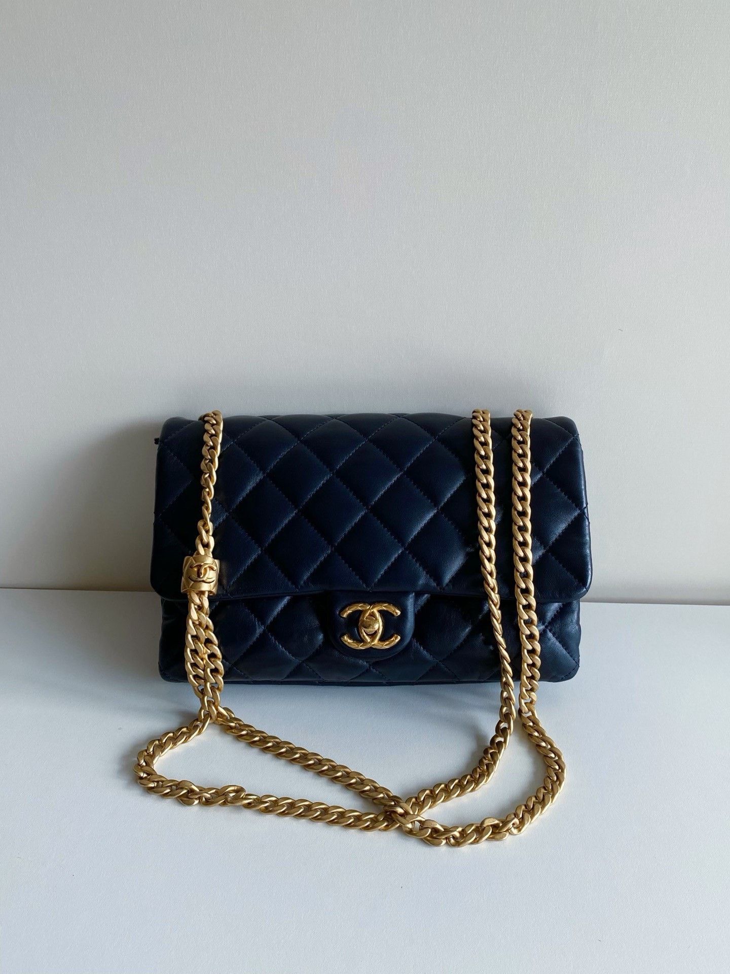 Chanel Pre-loved Bag Very good condition Size ONE SIZE - 1 Thumbnail