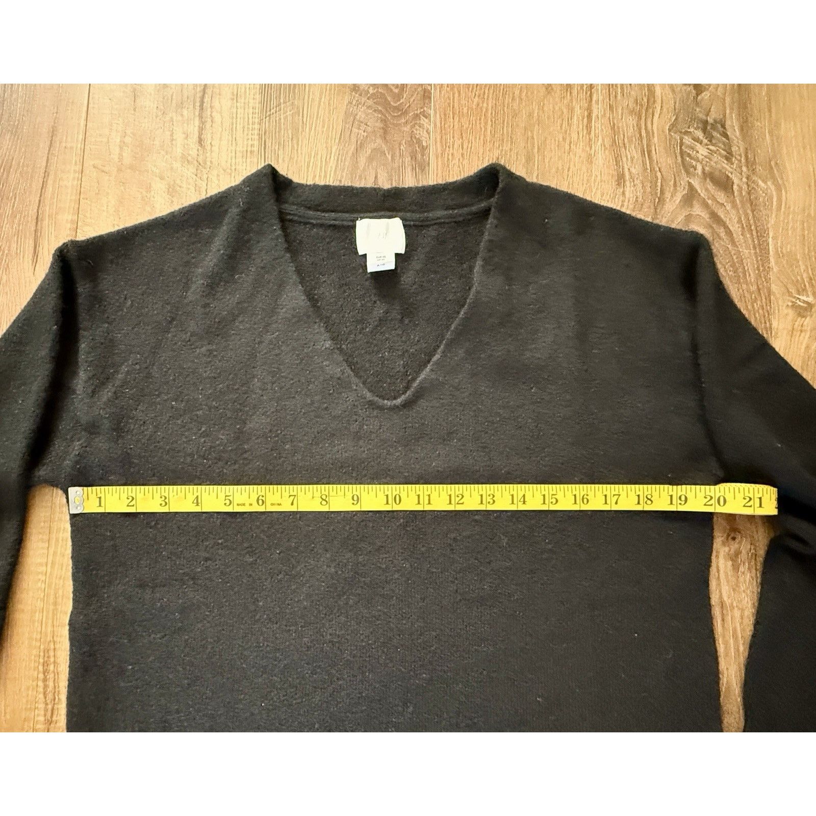 H&M H&M Sweater Womens Size XS Black V-Neck Pullover Poly, Wool Size XS / US 0-2 / IT 36-38 - 3 Thumbnail