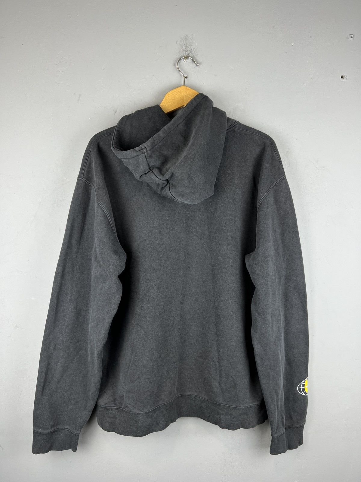 Wu-Tang Clan 💥RARE💥 VINTAGE 90s WU TANG CLAN RUSSEL ATHLETIC HOODIE Size US XXL / EU 58 / 5 - 9 Thumbnail
