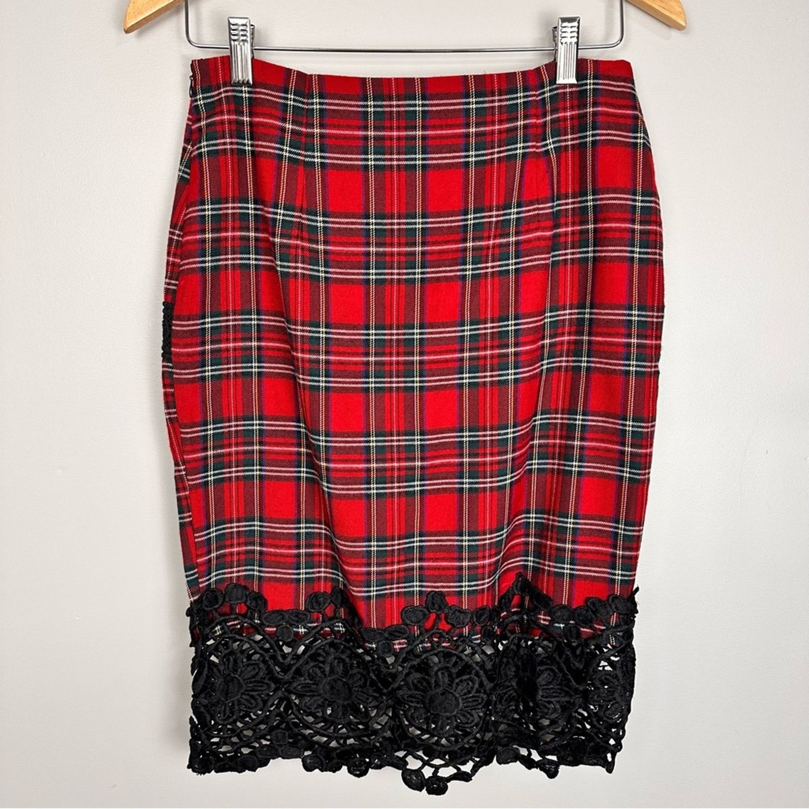 Other Endless Rose Red Plaid Pencil Skirt Crochet Appliqué Medium Size 28" / US 6 / IT 42 - 8 Thumbnail