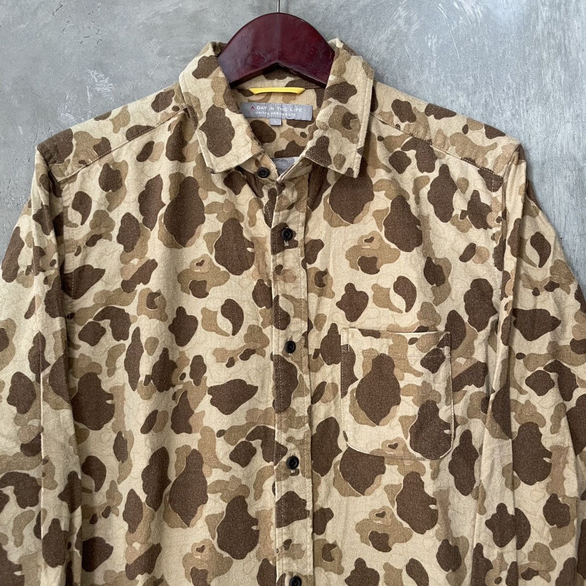 Japanese Brand × United Arrows United Arrows Ltd Tokyo Japanese Brand Duck Camouflage Shirt Size US L / EU 52-54 / 3 - 5 Thumbnail