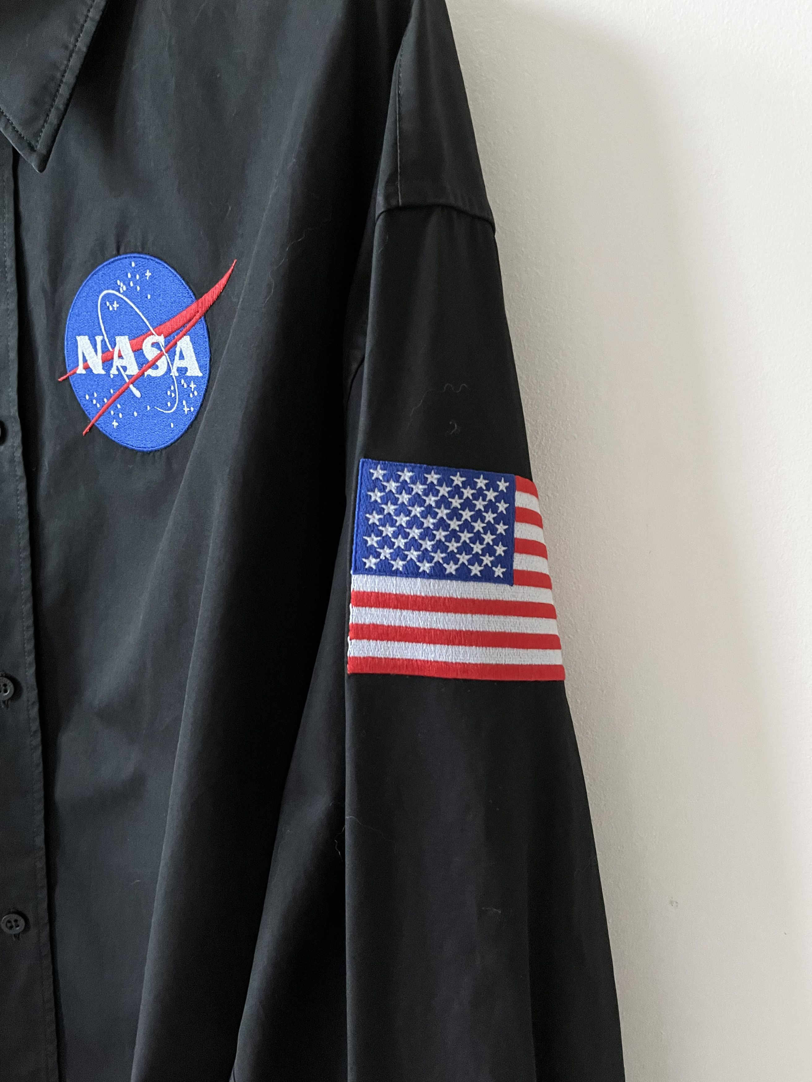 Balenciaga Balenciaga NASA button shirt Size US S / EU 44-46 / 1 - 5 Thumbnail