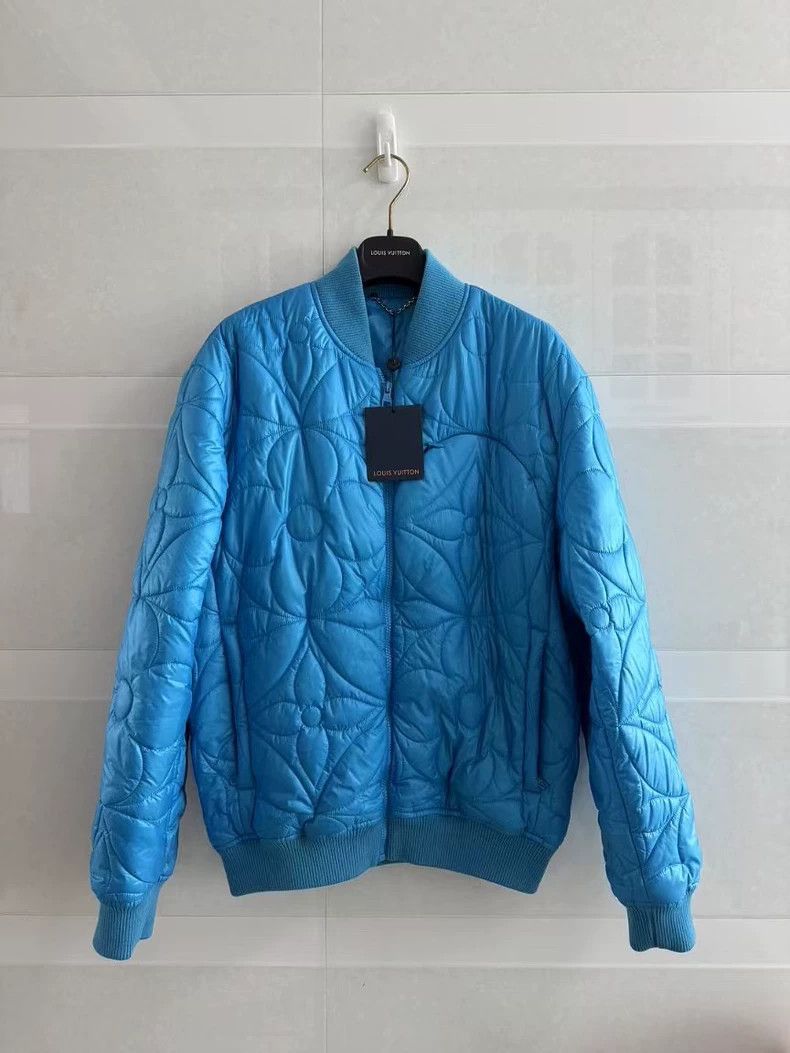 Louis Vuitton Louis Vuitton Blue embossed cotton print jacket Size US S / EU 44-46 / 1 - 1 Thumbnail