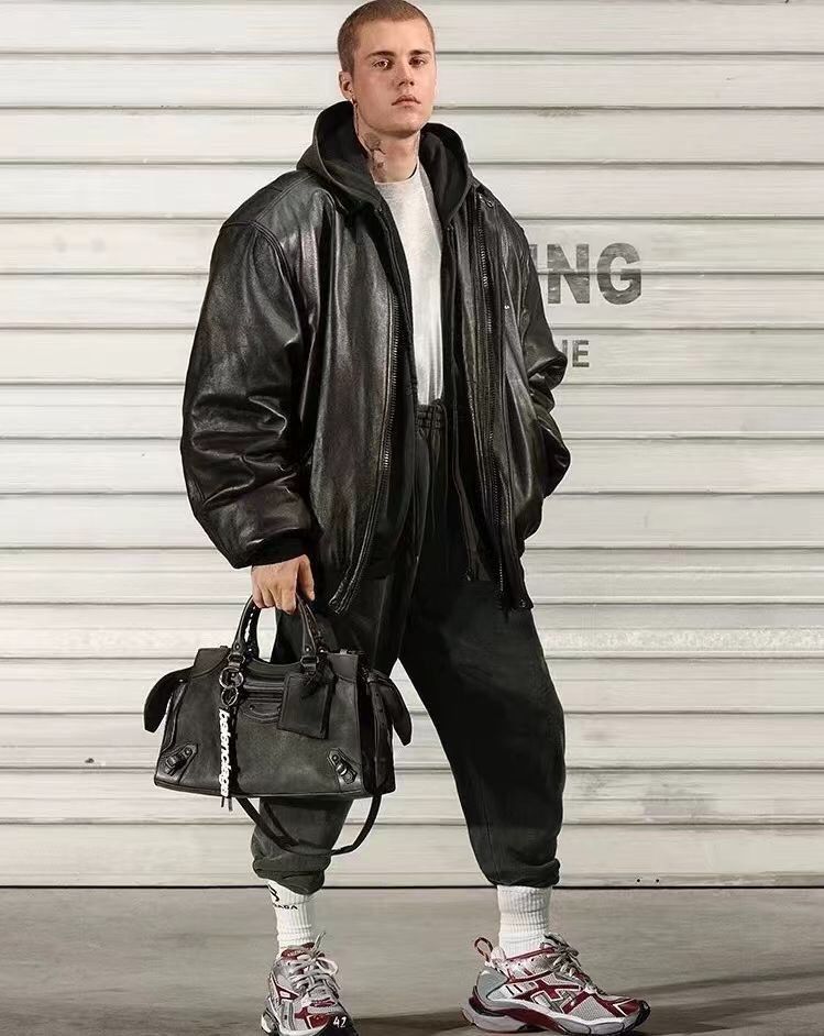 Balenciaga BALENCIAGA FW21 Sporty B Embroidered Logo Was 2412-Nextarrow Size US 36 / EU 52 - 8 Thumbnail