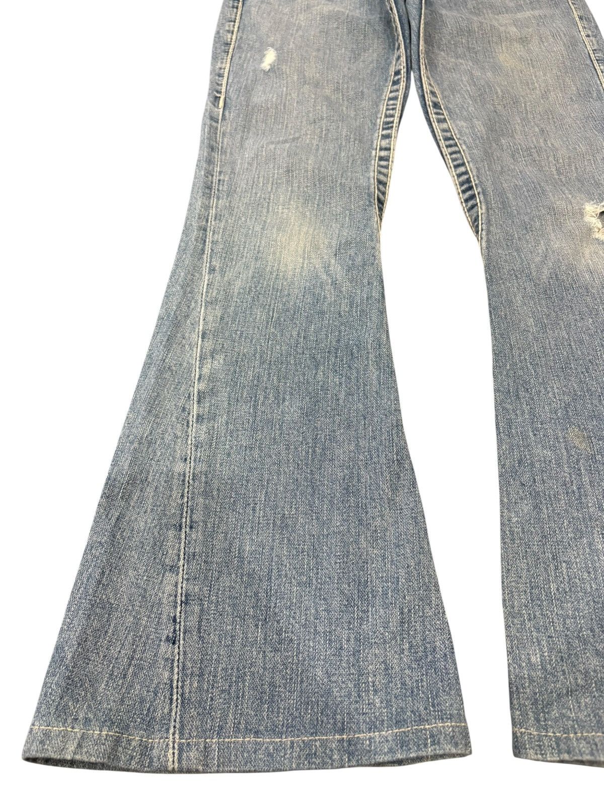 True Religion Vintage True Religion Joey Big T Distressed Flare Jeans Size 28" / US 6 / IT 42 - 5 Thumbnail