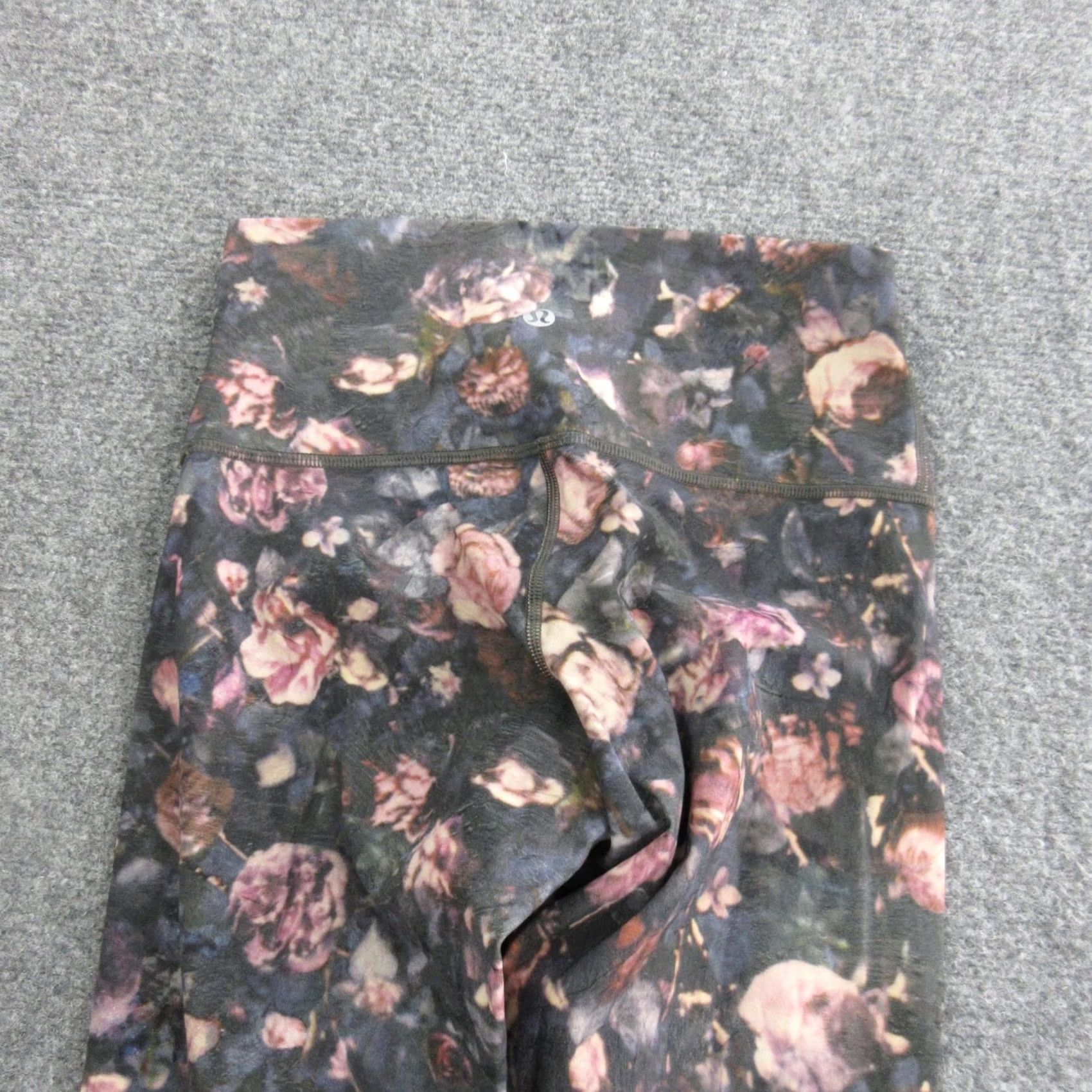 Lululemon VINTAGE Lululemon Pants Womens 4 Black Floral Leggings High Rise Barry's Bootcamp Yoga Size 27" / US 4 / IT 40 - 5 Thumbnail