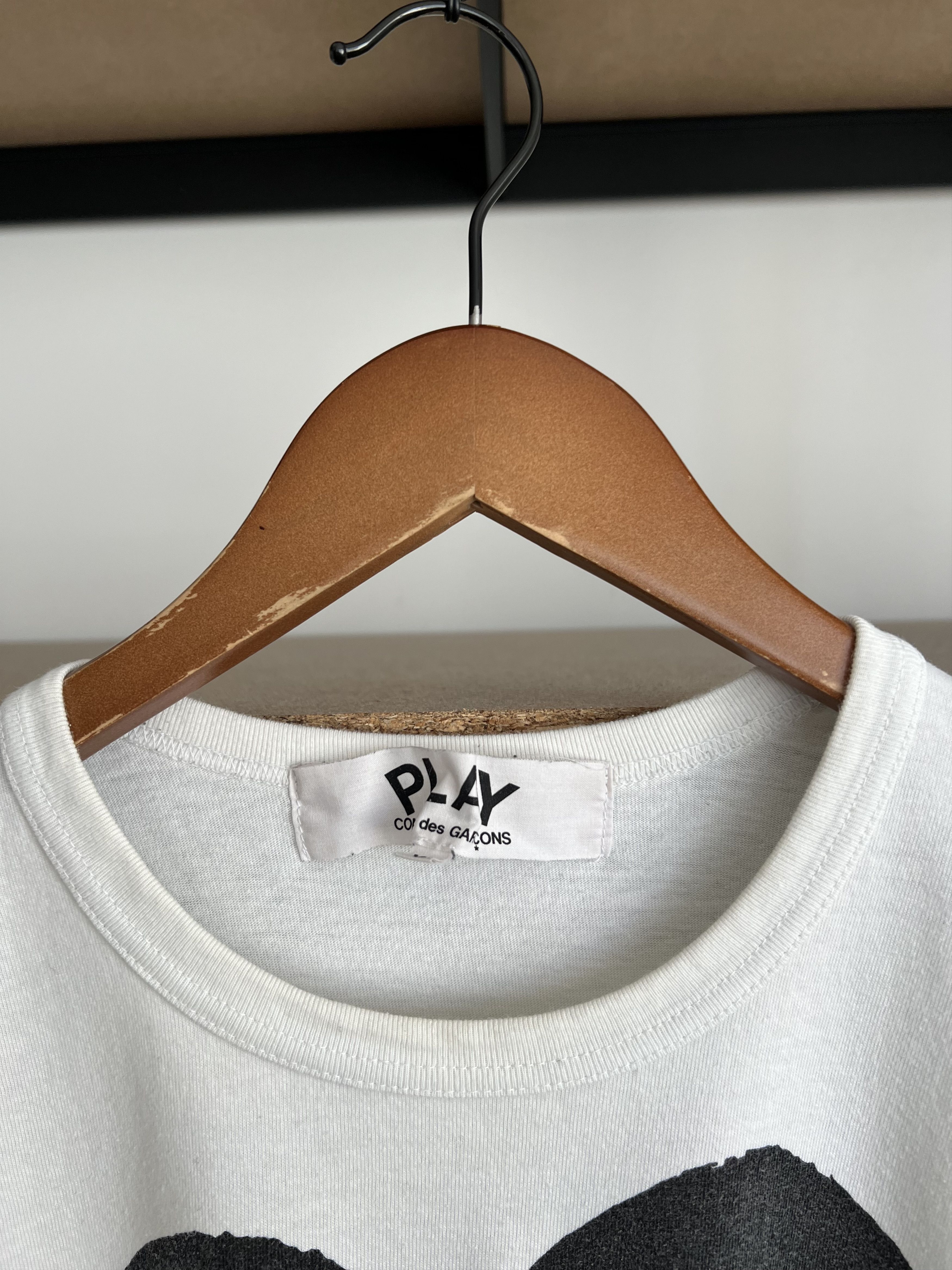 Comme des Garcons PLAY Comme des Garcons Play CDG White T-shirt Size US L / EU 52-54 / 3 - 9 Thumbnail