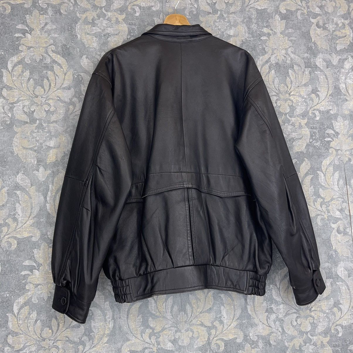image of Genuine Leather x Leather Jacket Vintage 90's Boxy Bomber Varsity Leather Jacket in Black (Size Med