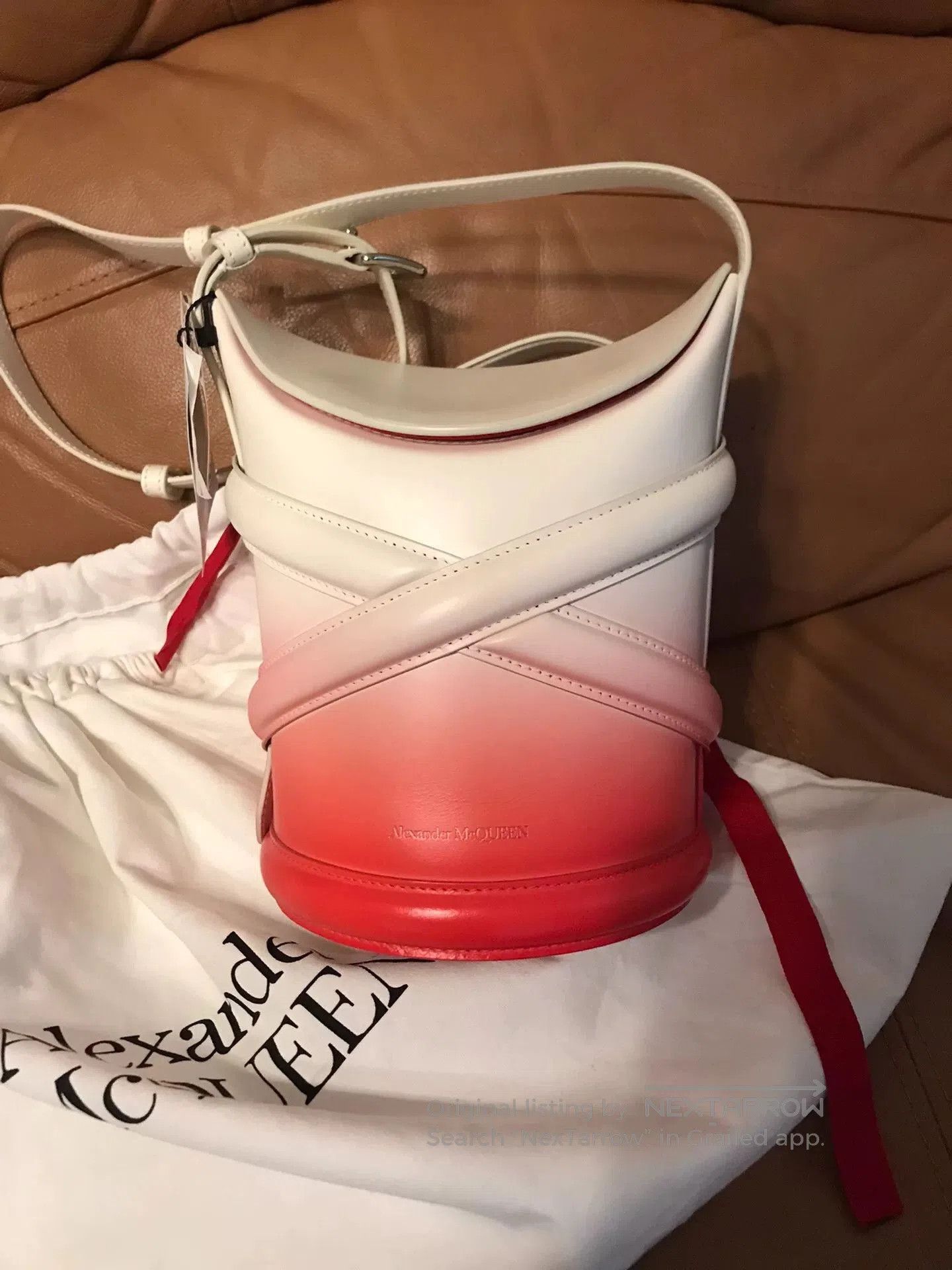 Alexander McQueen Alexander McQueen Gradient Leather Bucket Bag. Size ONE SIZE - 1 Thumbnail