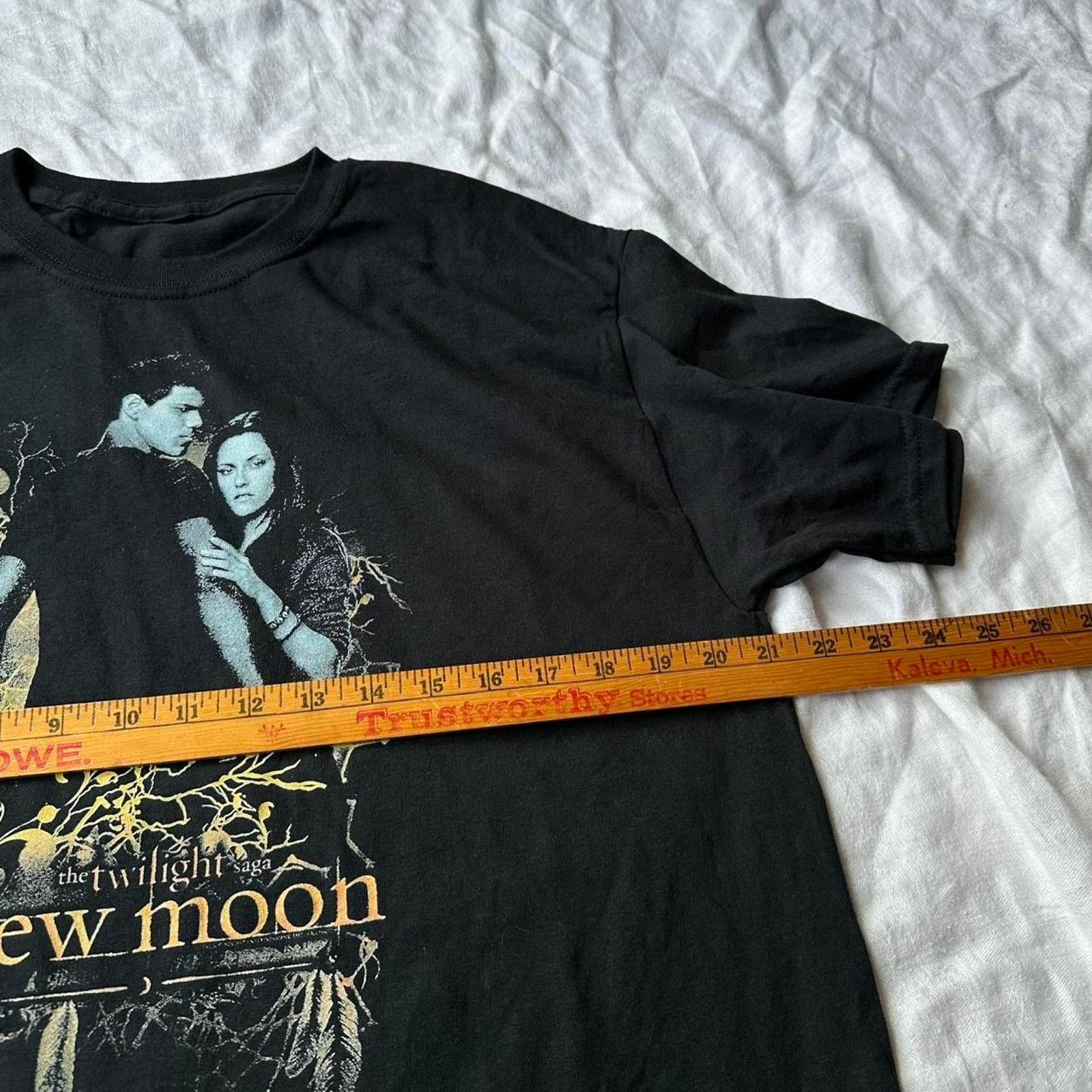 Vintage Vintage Twilight New Moon Bella Jacob Movie Promo Shirt Size US L / EU 52-54 / 3 - 4 Thumbnail