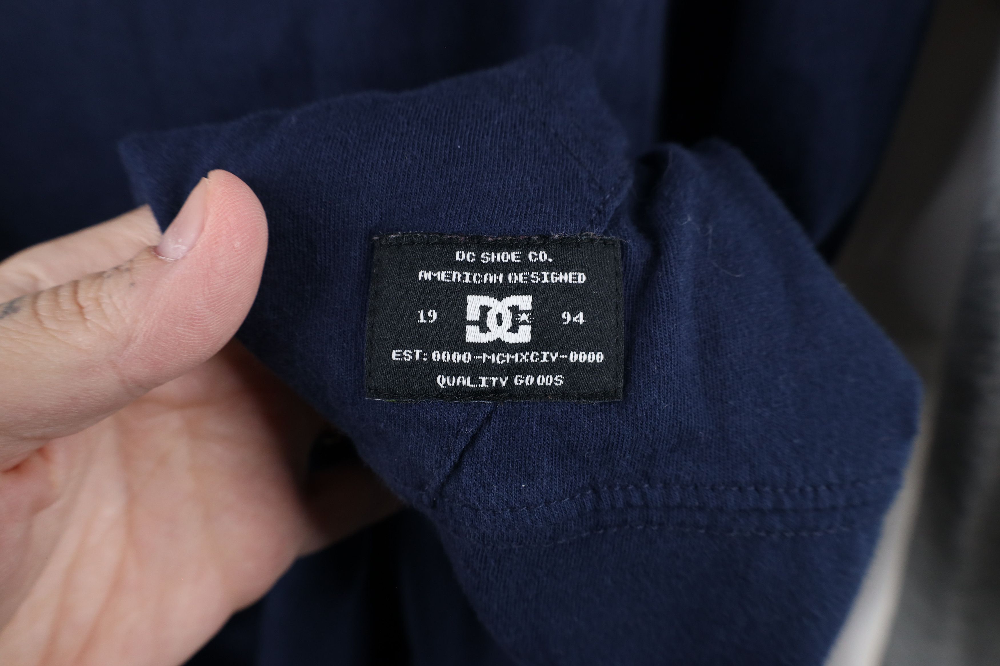 Vintage Vintage DC Shoes Skateboarding Block Lightweight Hoodie Size US L / EU 52-54 / 3 - 5 Thumbnail