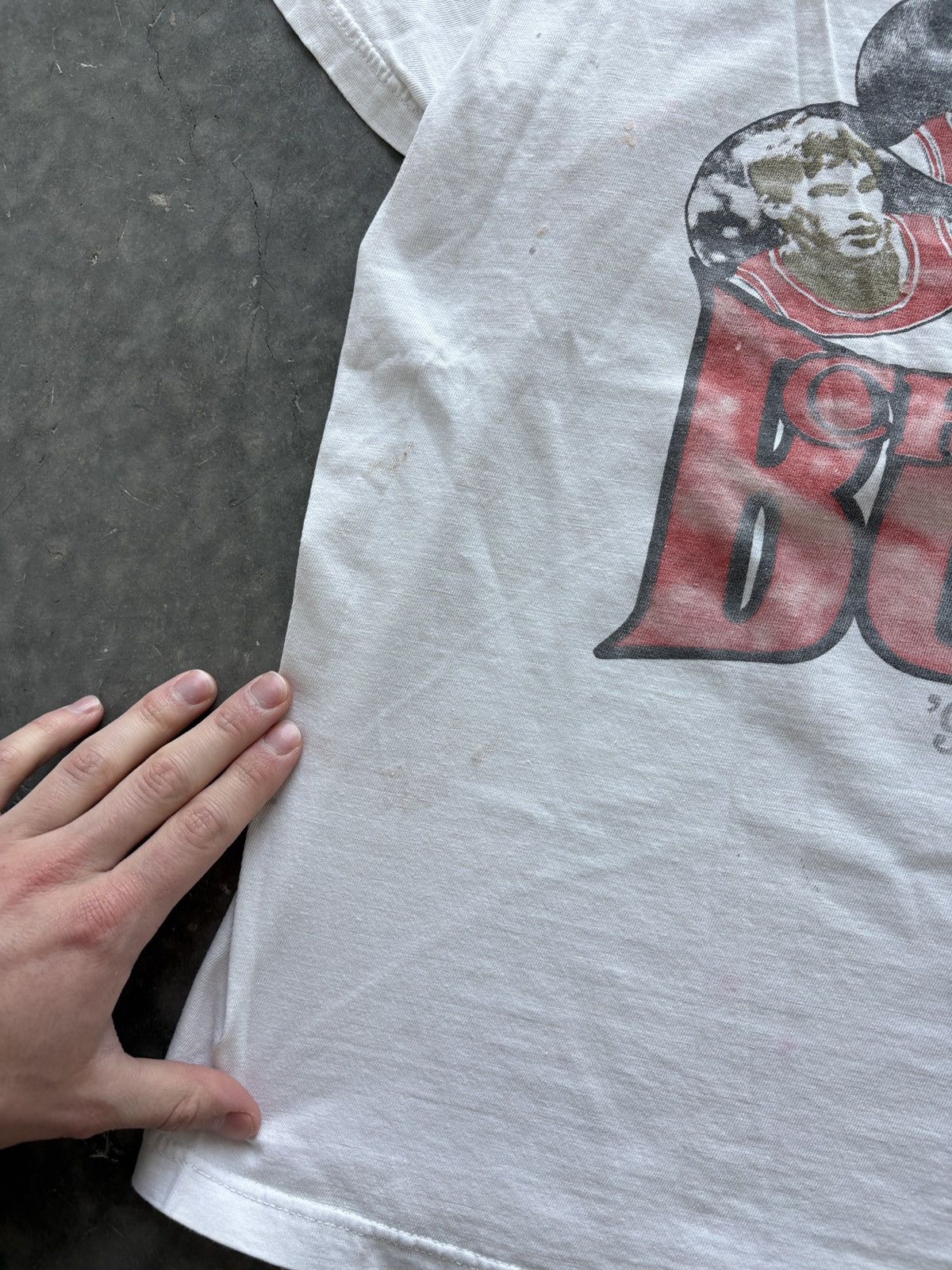 Vintage Vintage 90s Chicago Bulls Rap Tee 3 Peat Thrashed Boxy Fit Size US L / EU 52-54 / 3 - 15 Thumbnail