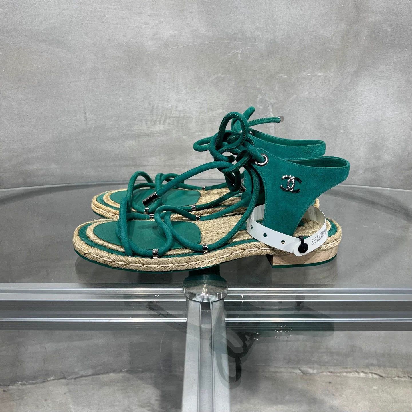 Chanel Chanel Green Straw Sandals 37 New with Box Size US 6 / IT 36 - 3 Thumbnail