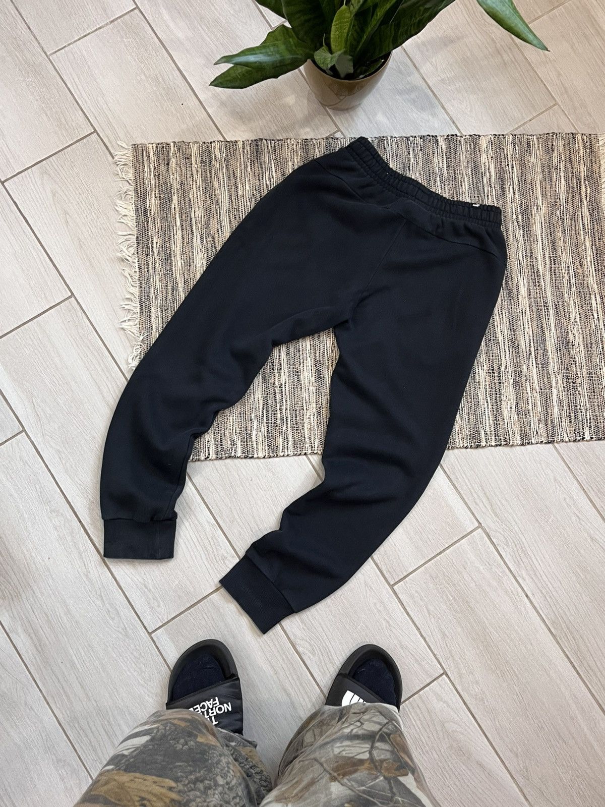Puma × Vintage Puma Sweatpants faded black fleece pants minimalistic Size US 30 / EU 46 - 6 Thumbnail