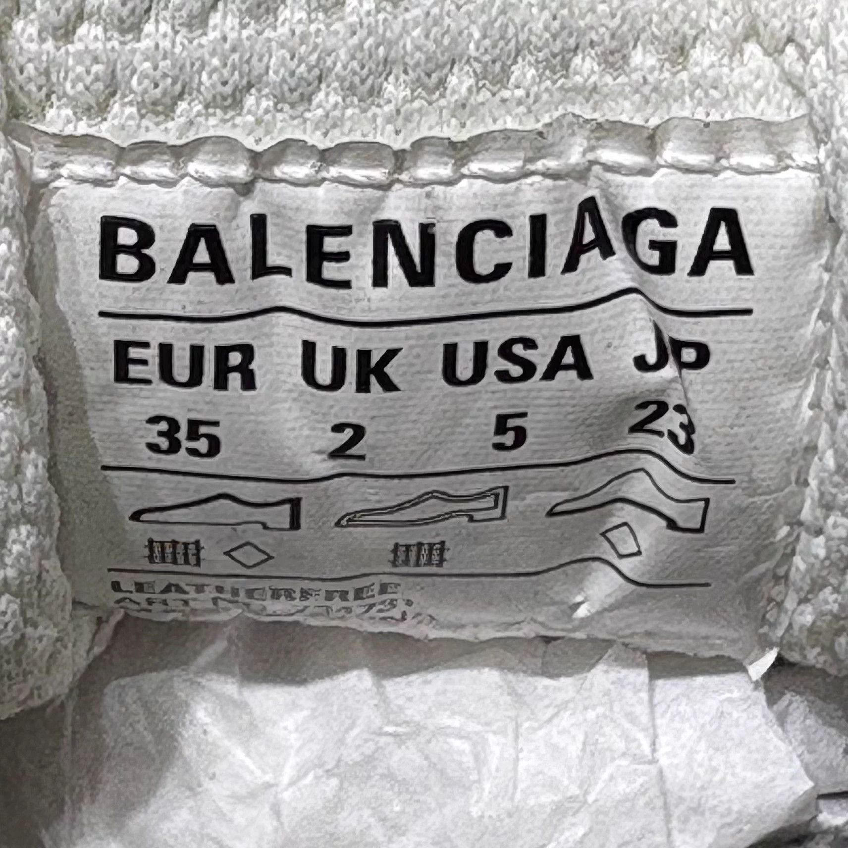 Balenciaga Balenciaga Women's Triple S Gray EU35 New in Box Tried On Only Size US 5 / IT 35 - 8 Thumbnail