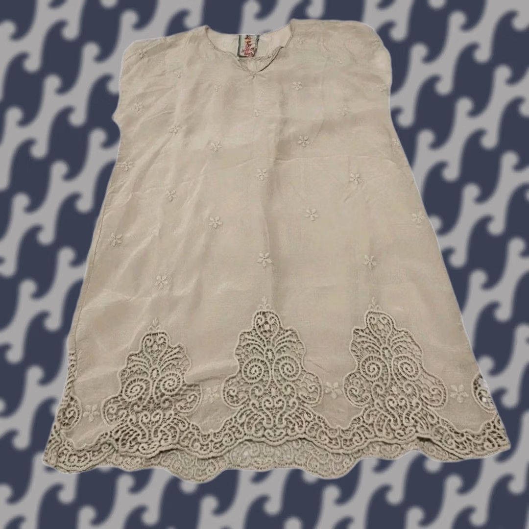 Johnny Was Johnny Was Cupra Rayon Embroidered Blouse Small Cream Boho Cottagecore Tunic Blouse Women S Cupro Voile Floral Embroidered Size S / US 4 / IT 40 - 1 Thumbnail