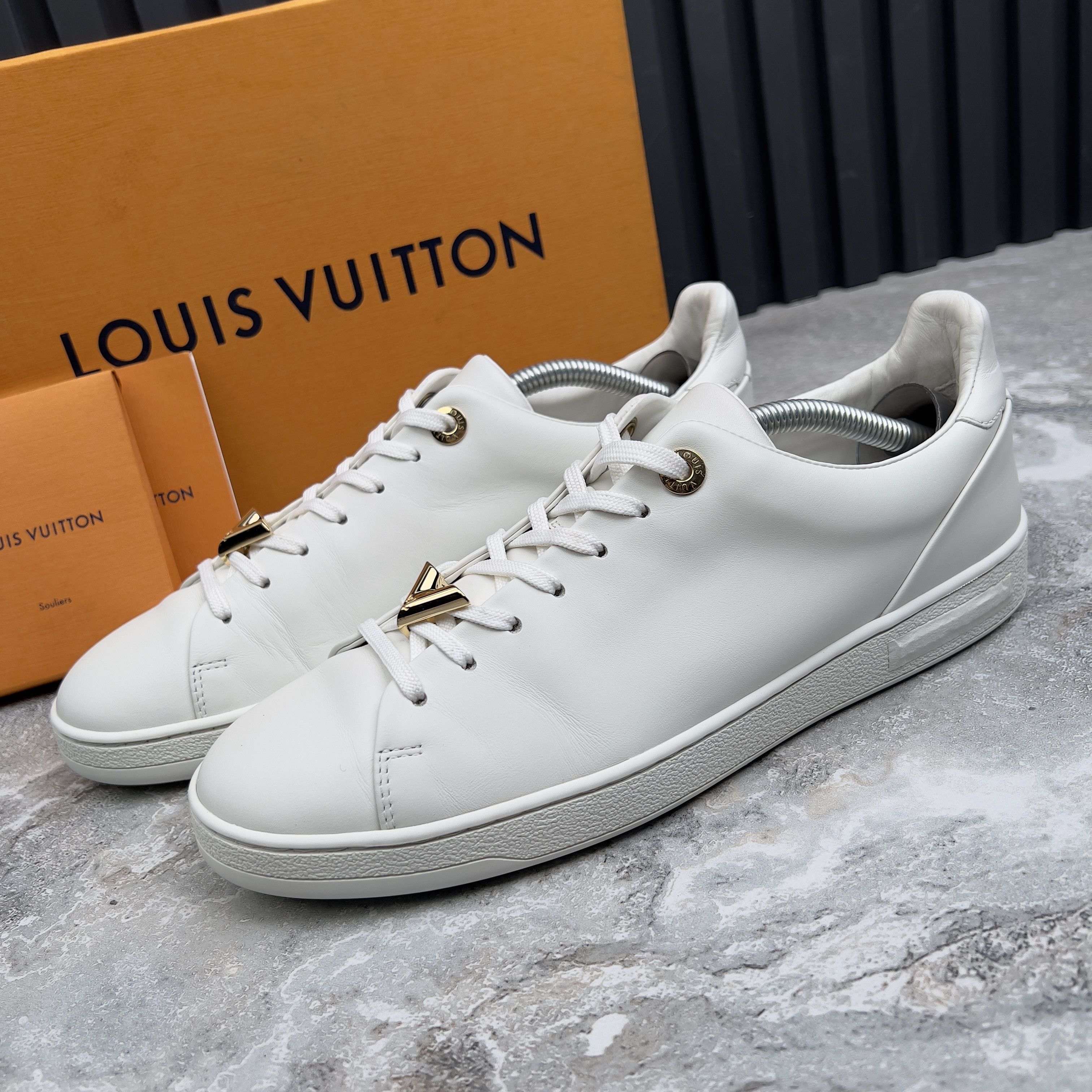 Louis Vuitton Louis Vuitton Frontrow Logo Low Top Sneakers Leather Size US 8.5 / IT 38.5 - 1 Thumbnail