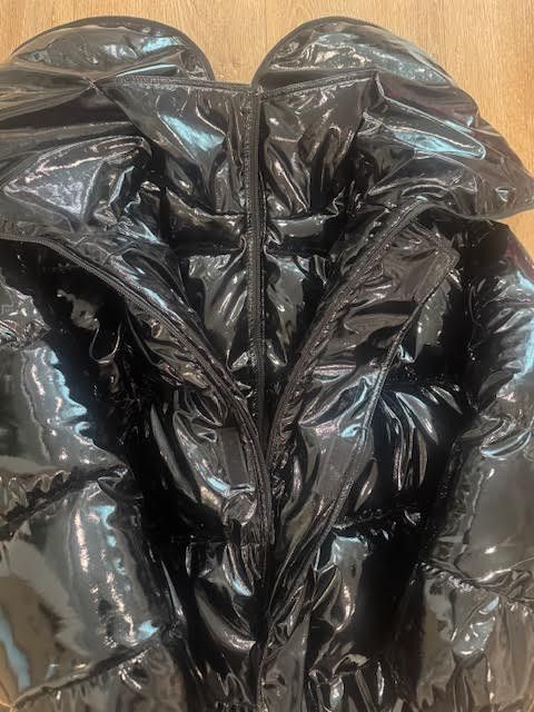 Vetements Vetements AW17 black "Miss Webcam " Puffer Size US M / EU 48-50 / 2 - 11 Thumbnail