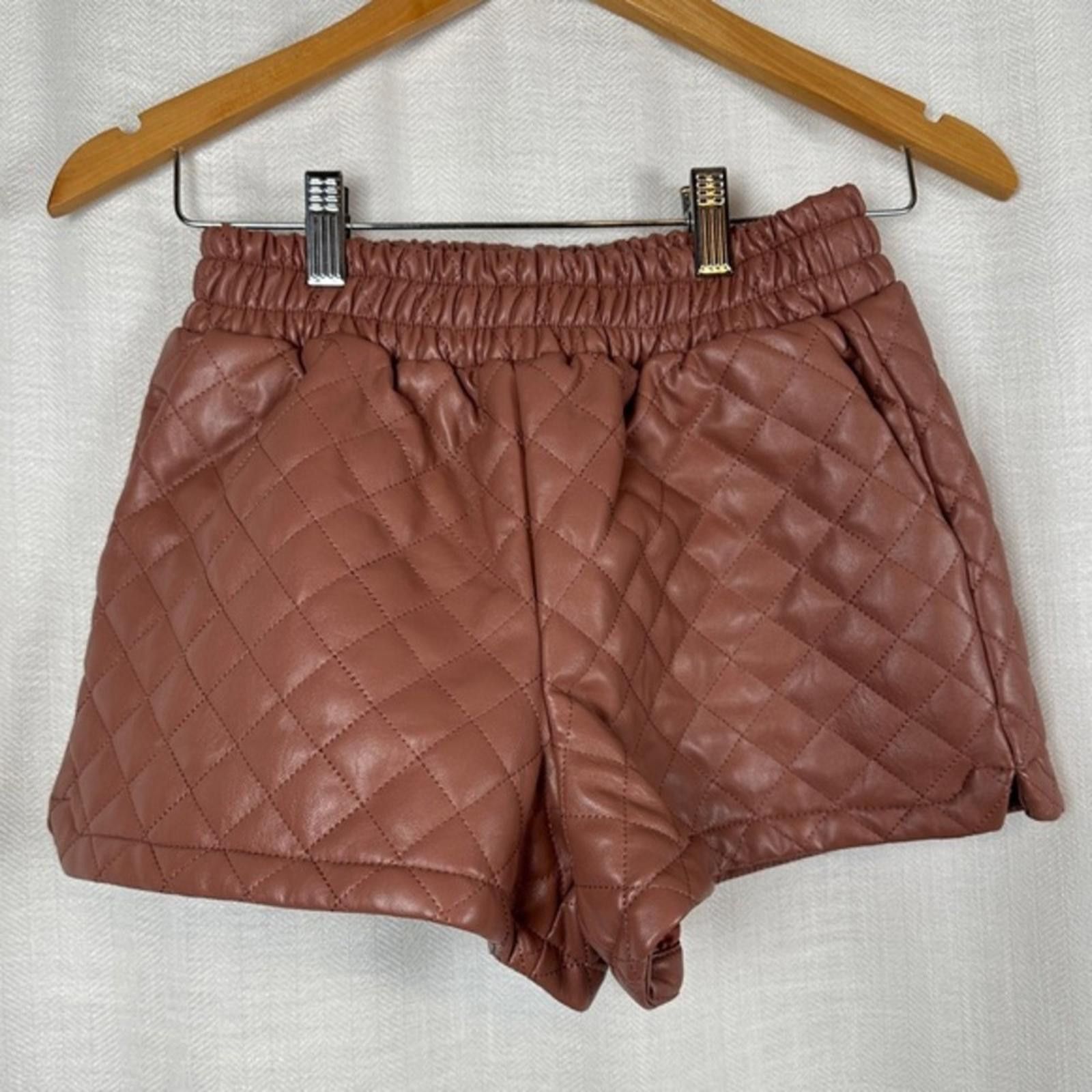 Forever 21 Forever 21 Quilted leather like Shorts XS Barbiecore y2k New Size 26" / US 2 / IT 38 - 2 Thumbnail
