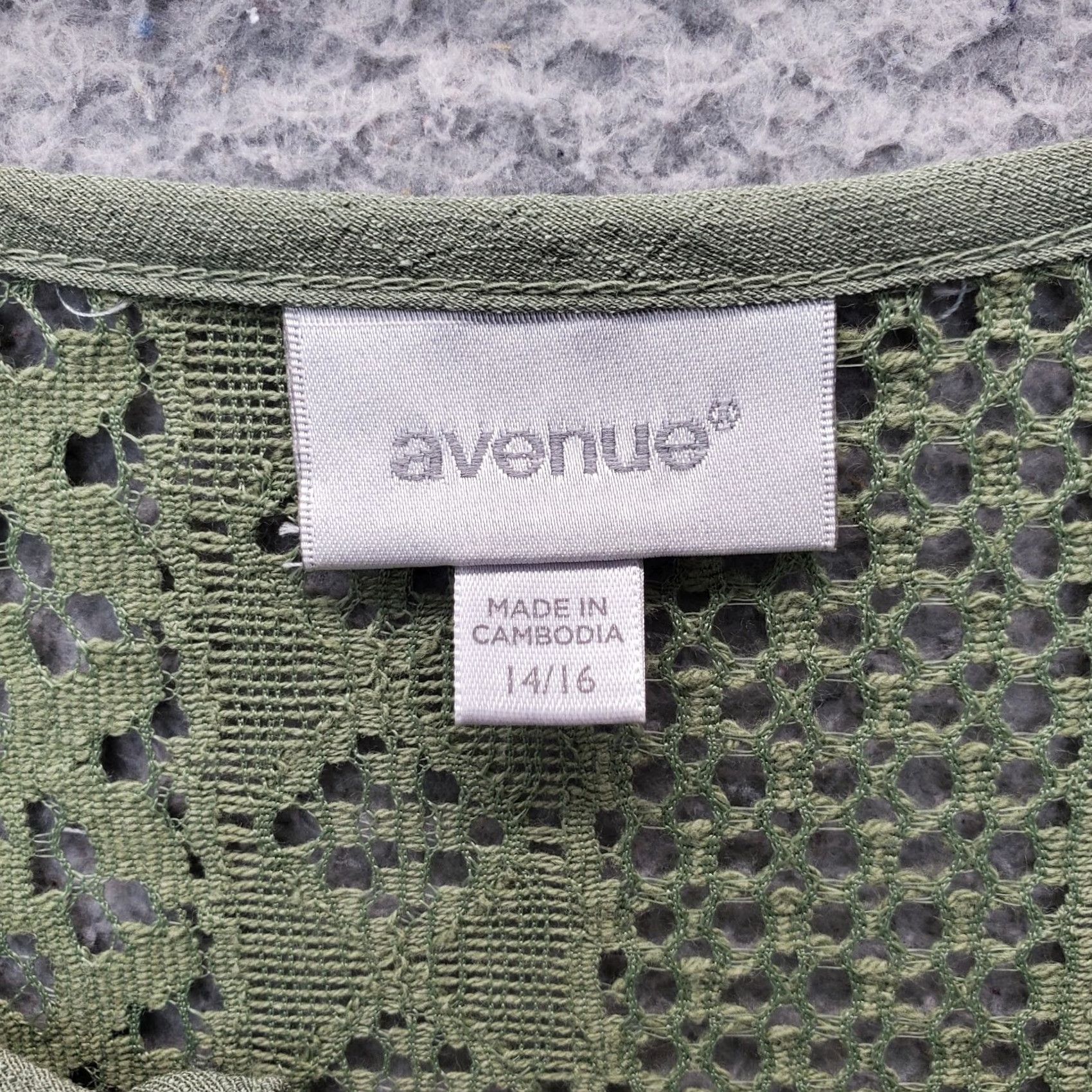 Avenue Avenue Womens Blouse Top Green Size 14/16 Pleated Lace Up V-Neck Casual Pullover Shirt Size XL / US 12-14 / IT 48-50 - 4 Thumbnail