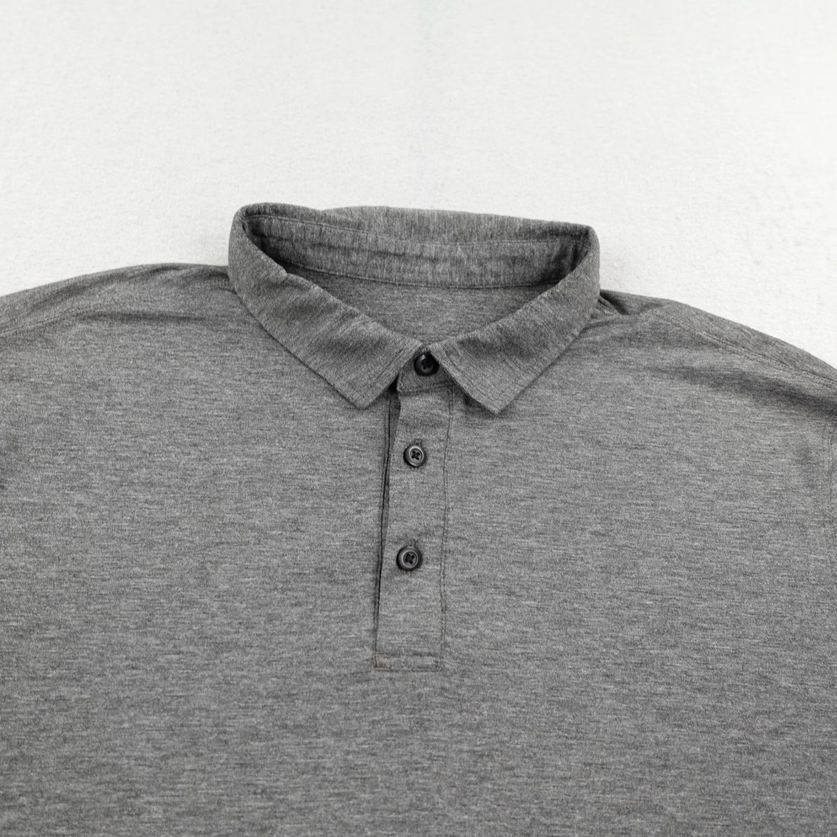 Lululemon Lululemon Polo Shirt Mens Large Gray Evolution Performance Athletic Golf Flex Size US L / EU 52-54 / 3 - 2 Thumbnail