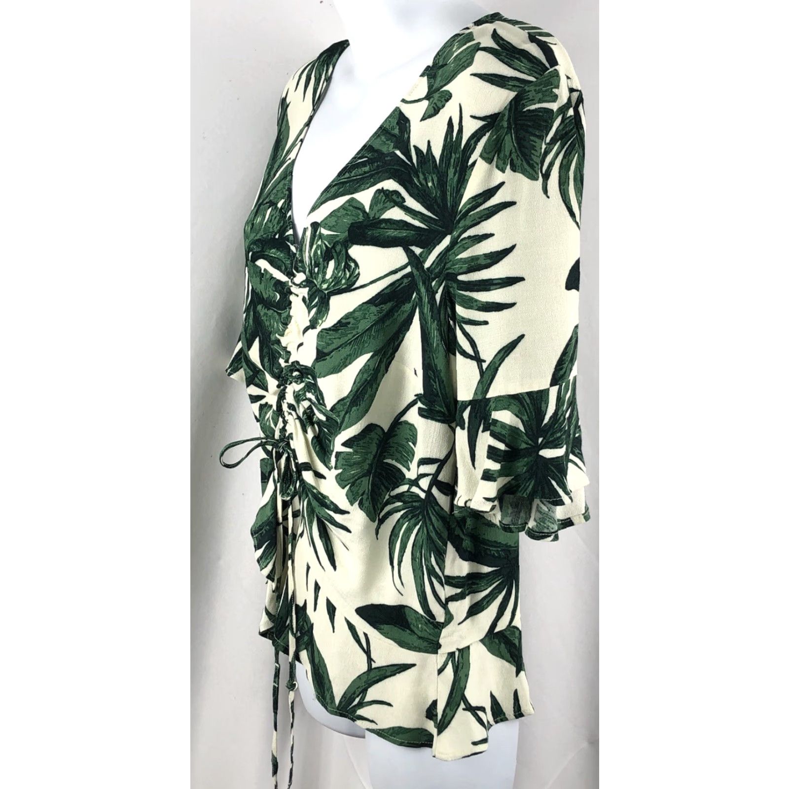 H&M VINTAGE Nike Shirt Womens 10 Green/White Floral Ruched Tie Front Cropped Aloha Tropical Size L / US 10 / IT 46 - 2 Thumbnail