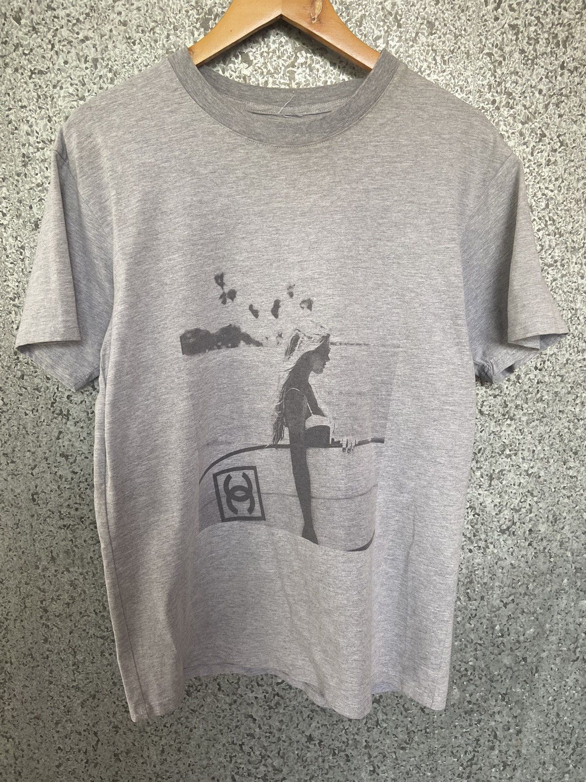 Other Sexy ladies surfing Size US M / EU 48-50 / 2 - 2 Thumbnail
