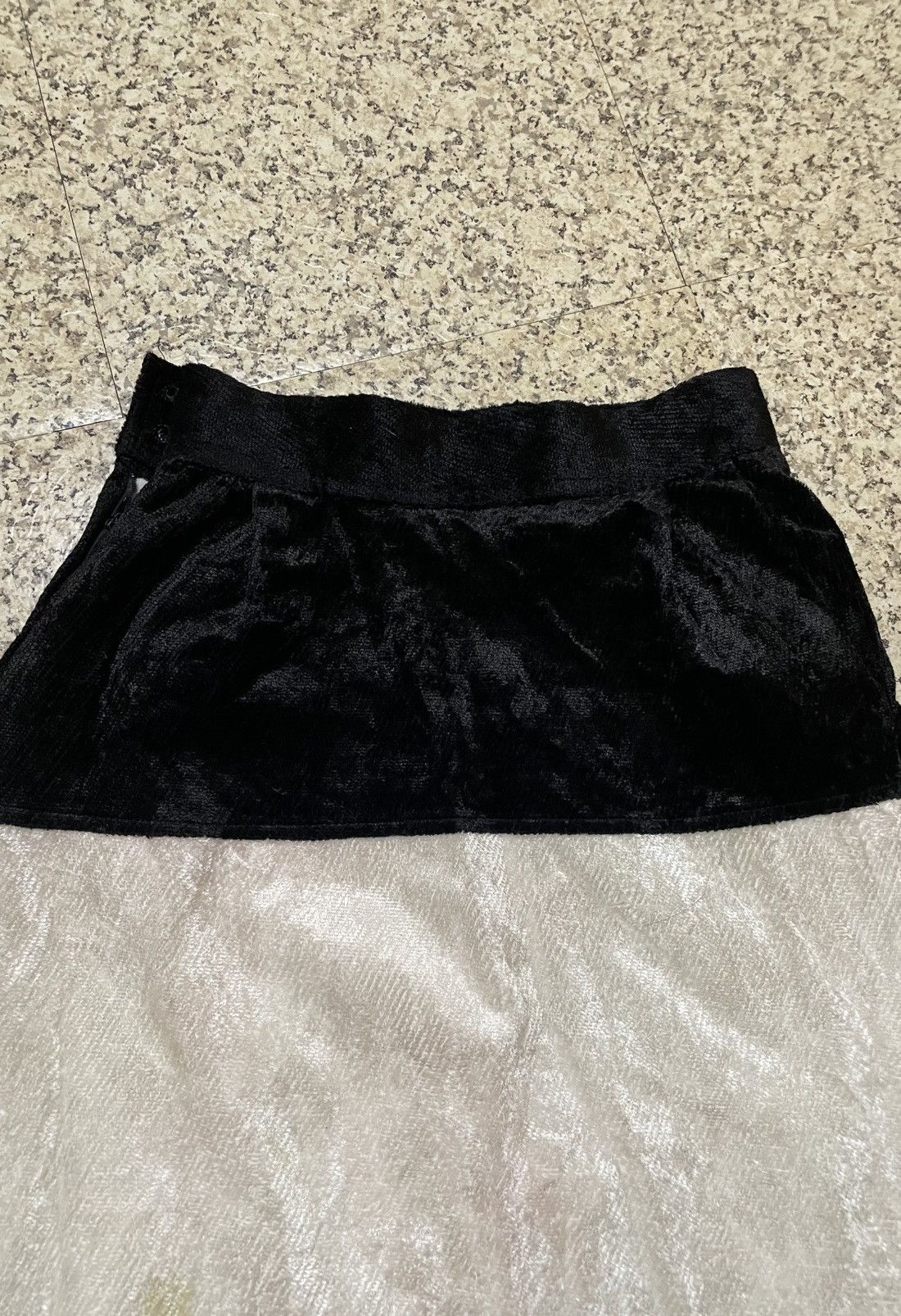 Yves Saint Laurent Vintage Yves Saint Laurent Rive Gauche Two-Tone Velvet Skirt Size 25" / US 0 / IT 36 - 15 Thumbnail