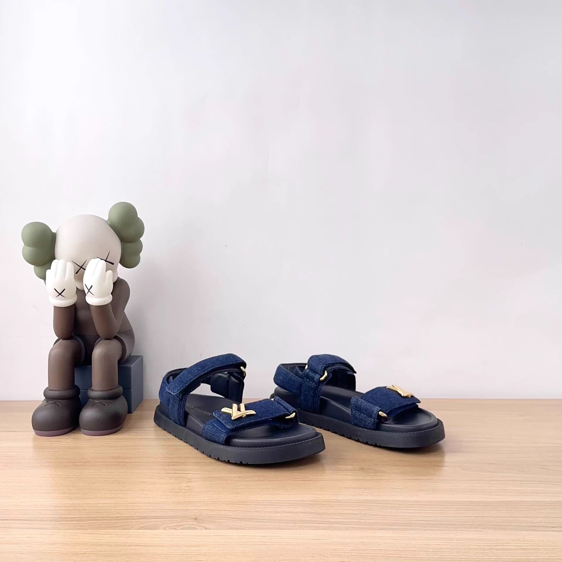 Louis Vuitton LV sandals EU 38 Size US 7 / IT 37 - 3 Thumbnail