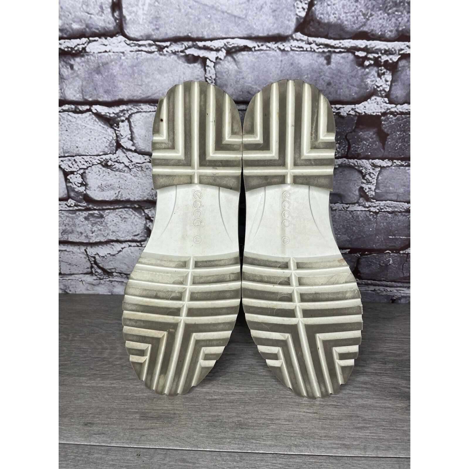 Ecco ECCO White Leather Perforated Lace Up Oxfords Shoes Women Sz Size US 9.5 / IT 39.5 - 19 Thumbnail