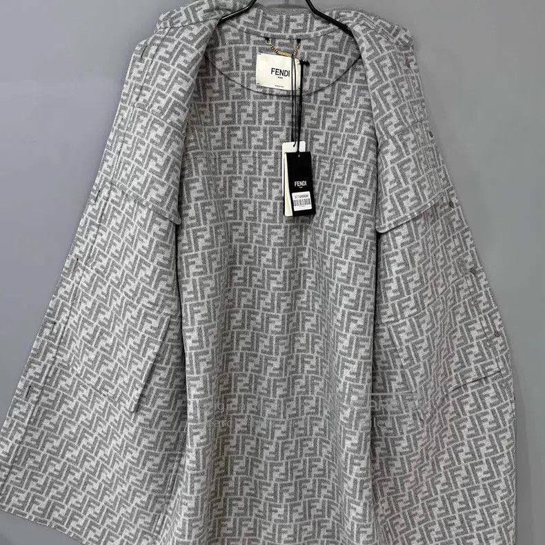 Fendi Fendi Printed Loose Fit Coat with Full Lining Size XS / US 0-2 / IT 36-38 - 3 Thumbnail
