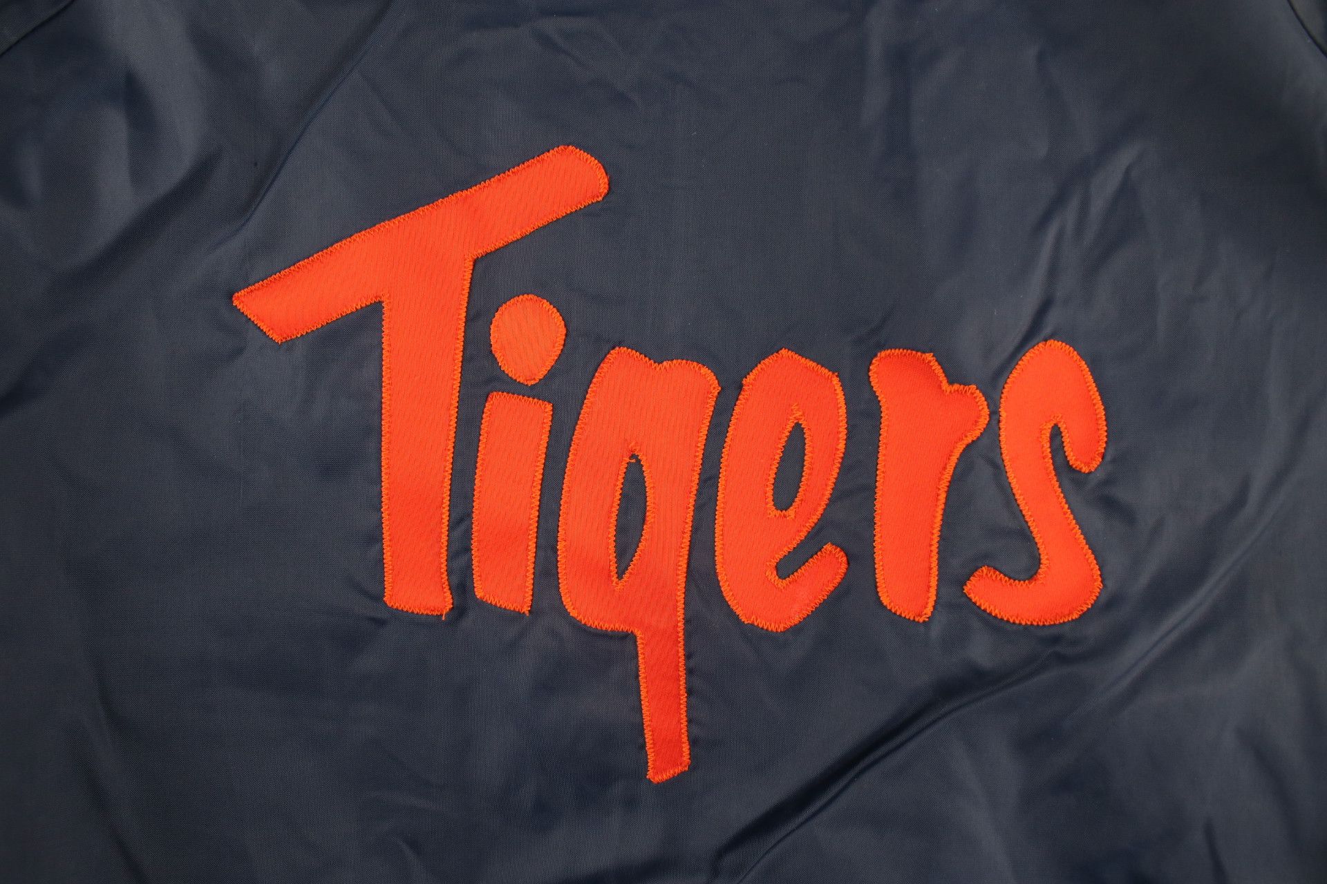 Vintage Vintage 80s Lined Detroit Tigers Baseball Bomber Jacket USA Size US L / EU 52-54 / 3 - 13 Thumbnail