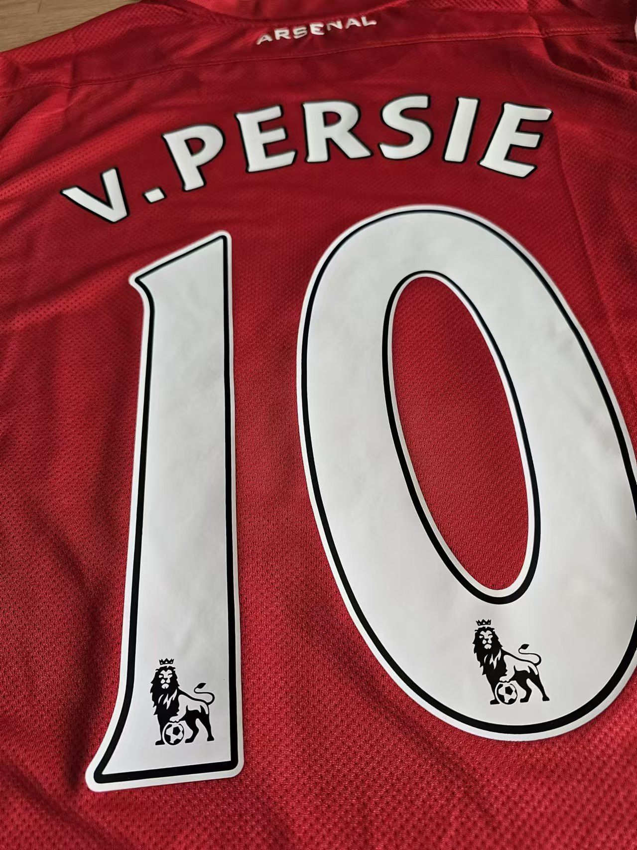 Other 2011 12 Arsenal #10 van Persie Jersey Home Size US M / EU 48-50 / 2 - 4 Thumbnail