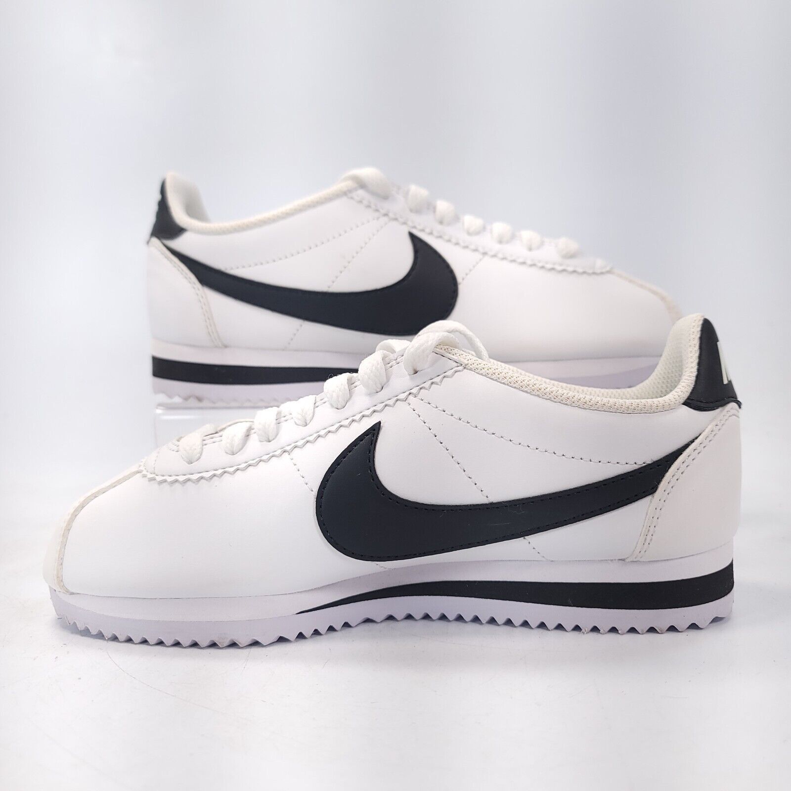 Nike Nike Classic Cortez Shoe Women Size 5 807471-101 White Black Size US 5 / IT 35 - 5 Thumbnail