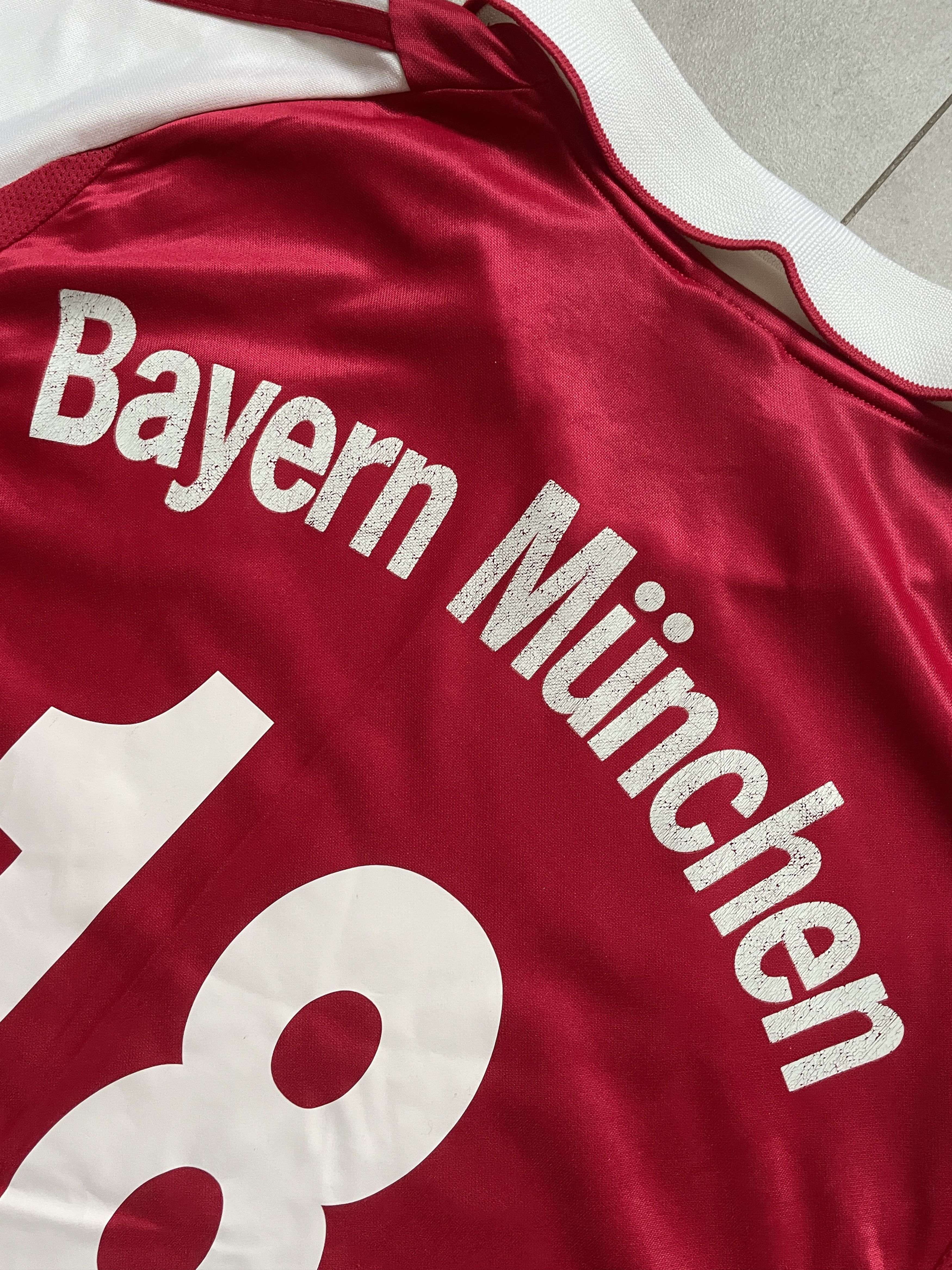 Adidas VINTAGE ADIDAS BAYERN MUNCHEN 2005 BLOKE SOCCER JERSEY Size US L / EU 52-54 / 3 - 9 Thumbnail