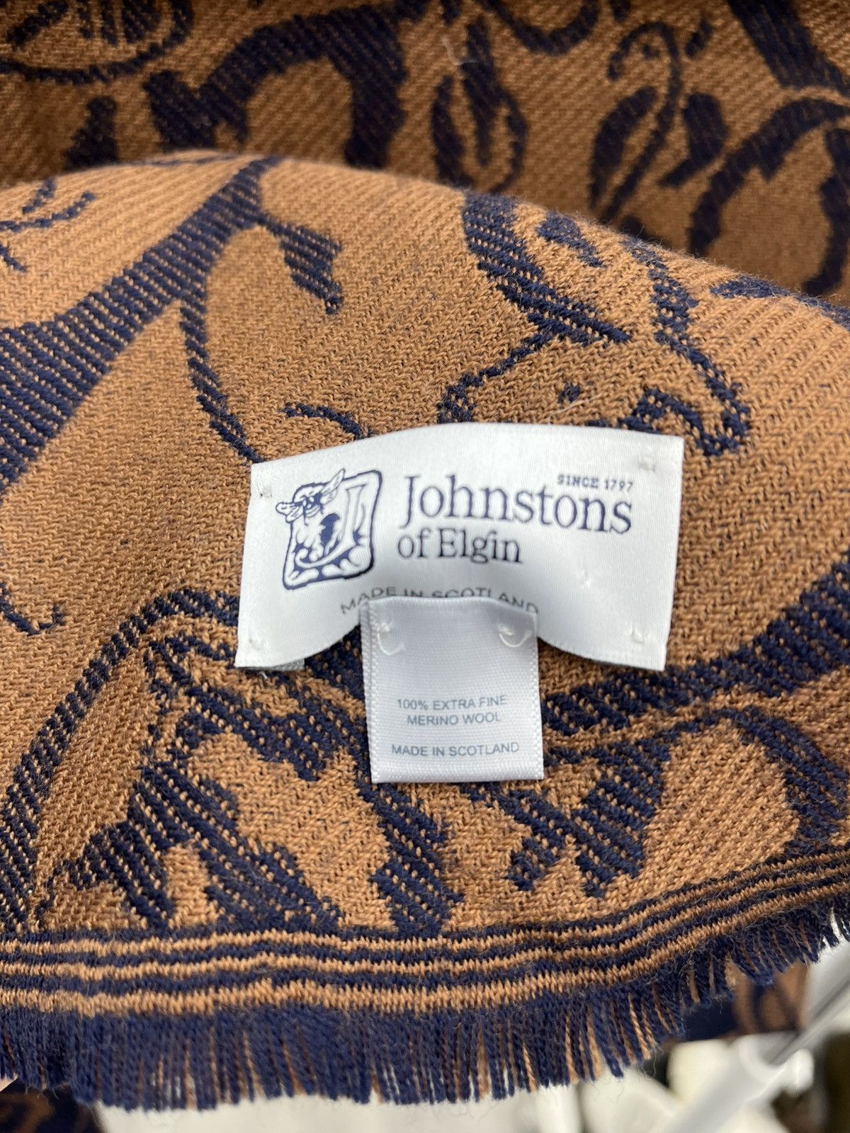 Johnstons Of Elgin Johnstons Of Elgin Animals Extra Fine Merino Wool Scarf Size ONE SIZE - 4 Thumbnail