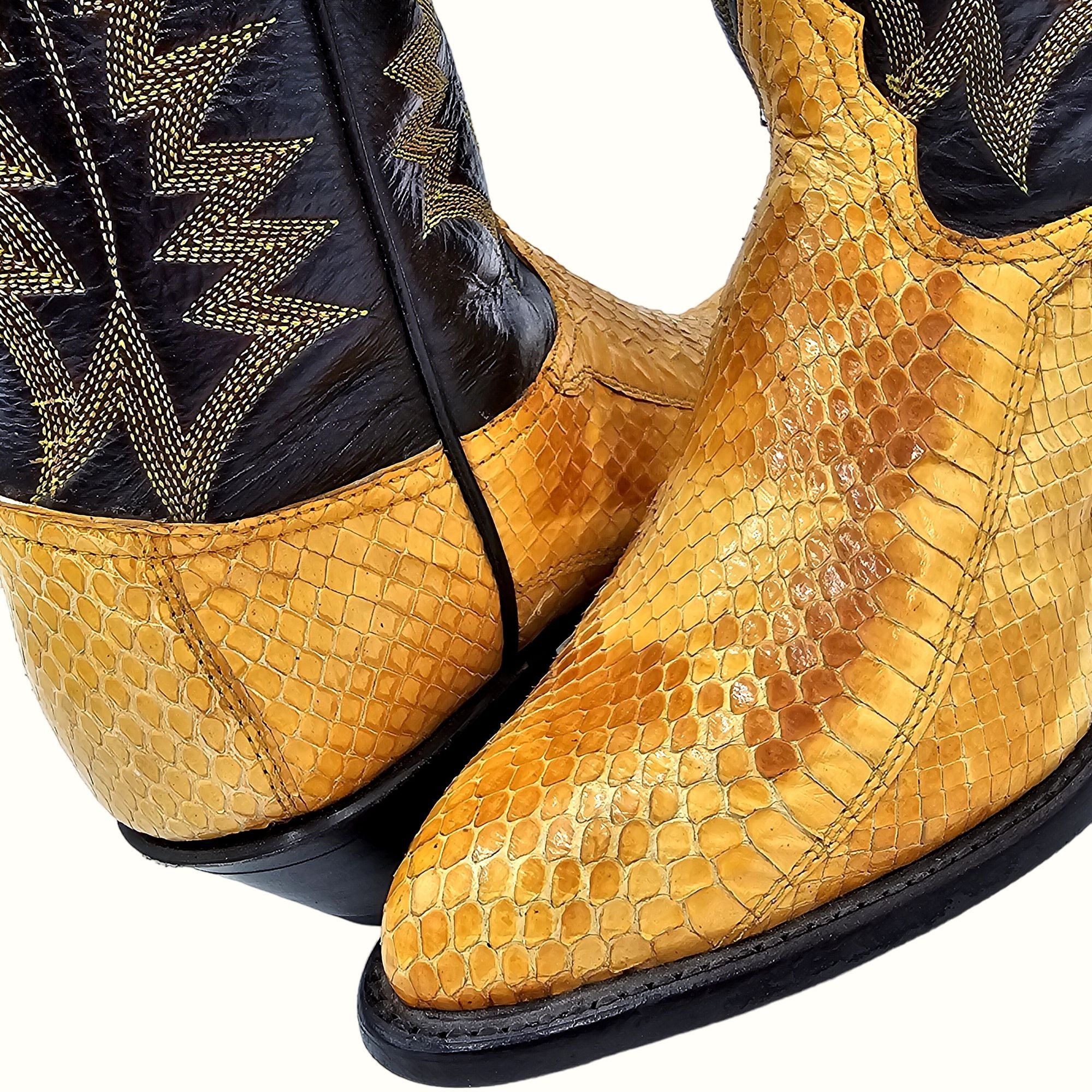 Tony Lama Vintage Tony Lama Exotic Yellow Black Python Snake Cowgirl 5 Size US 5 / IT 35 - 13 Thumbnail