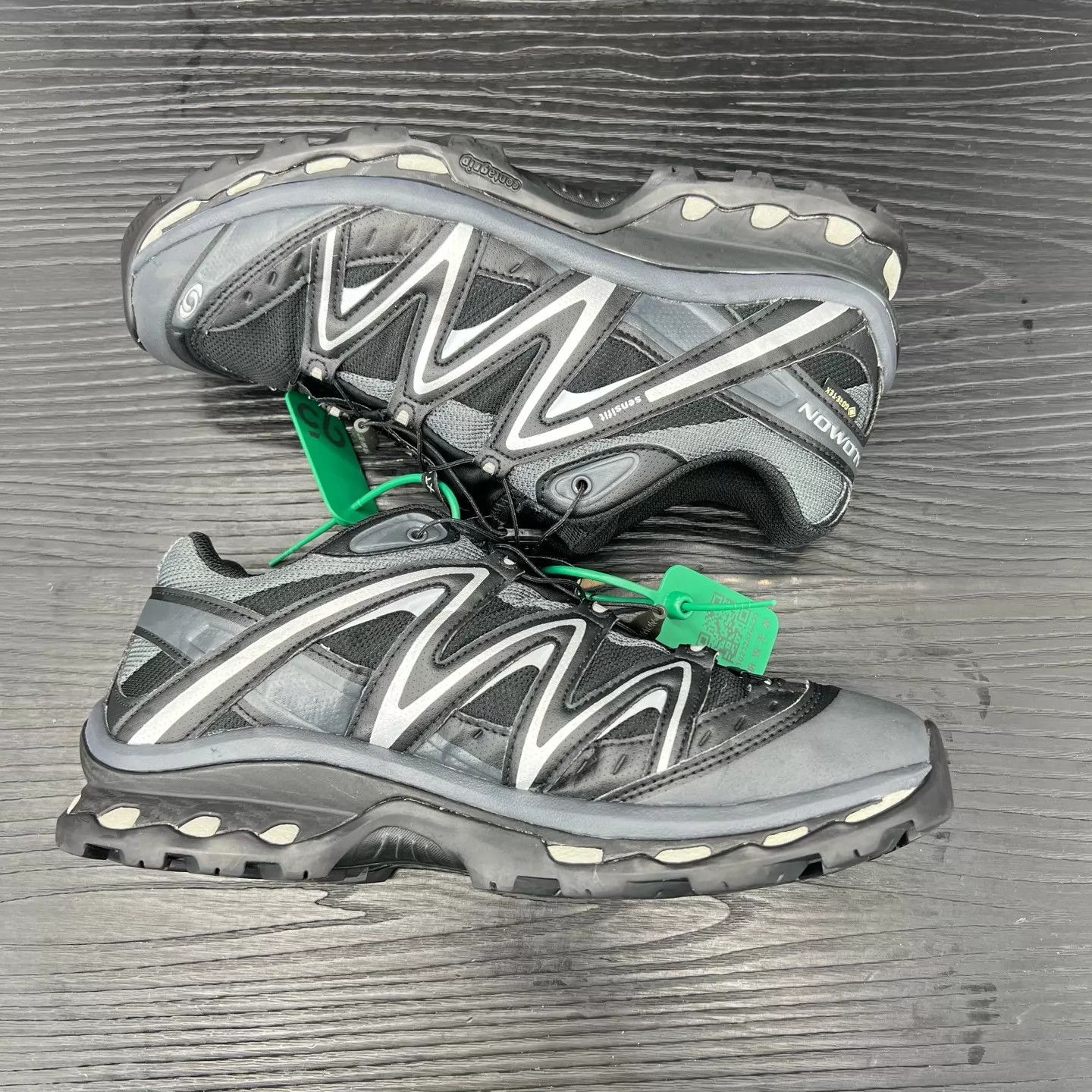 Salomon Salomon XT-Quest Ebony 42.5 New, Boxed Size US 9.5 / EU 42-43 - 2 Thumbnail