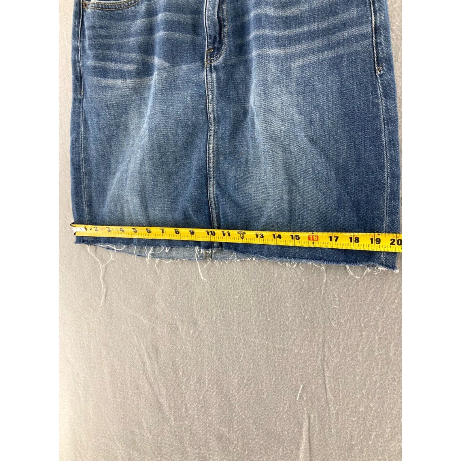 Gap Gap 1969 Jean Skirt Womens 27 Blue Denim Pockets Mid Rise Cotton Cotton Denim Short A-Line casual Skirt Womens 27 Blue Gap 1969 Jeans Skirt Size 27" / US 4 / IT 40 - 3 Thumbnail